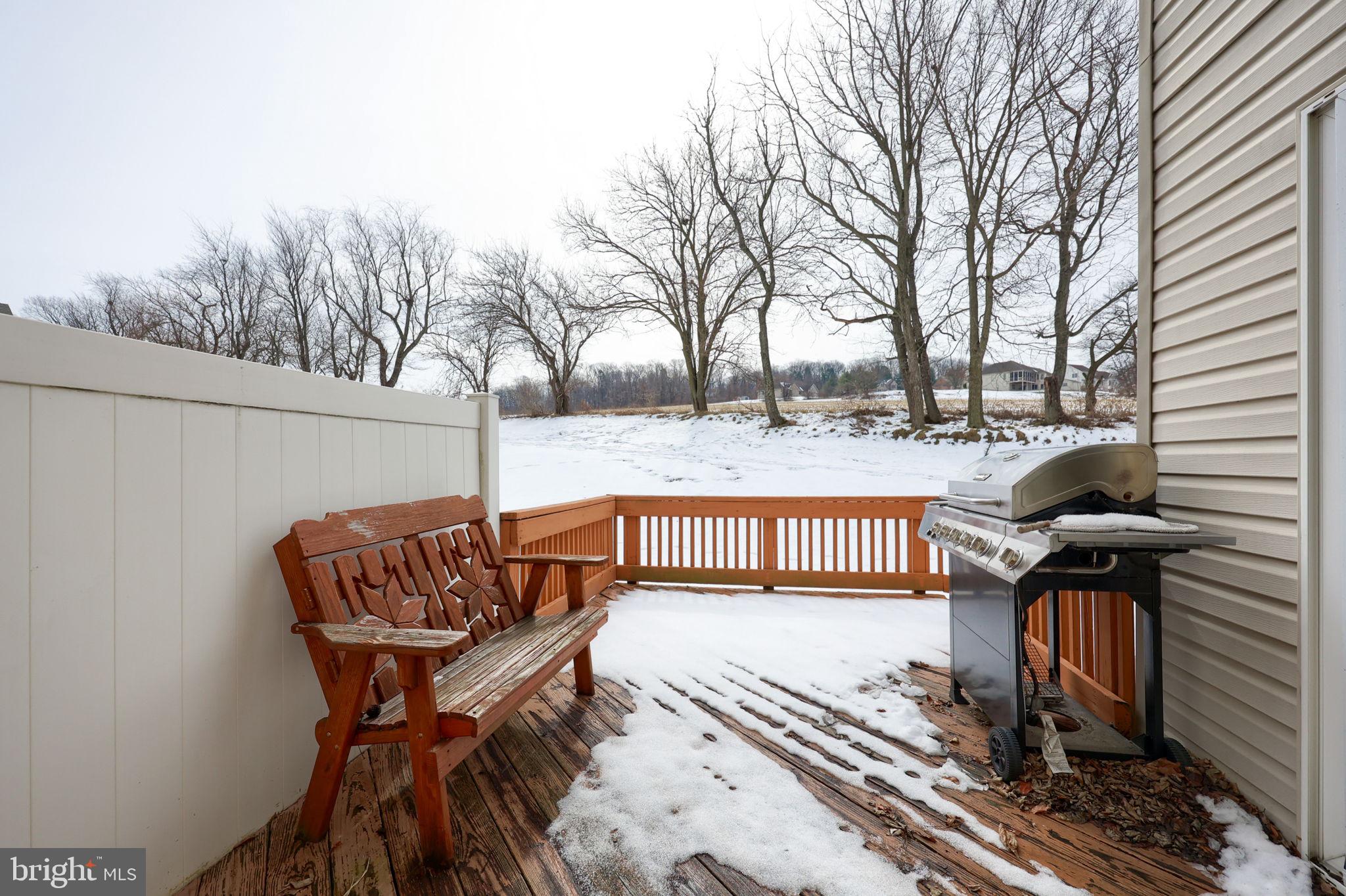 LOMBARD PINES - Residential