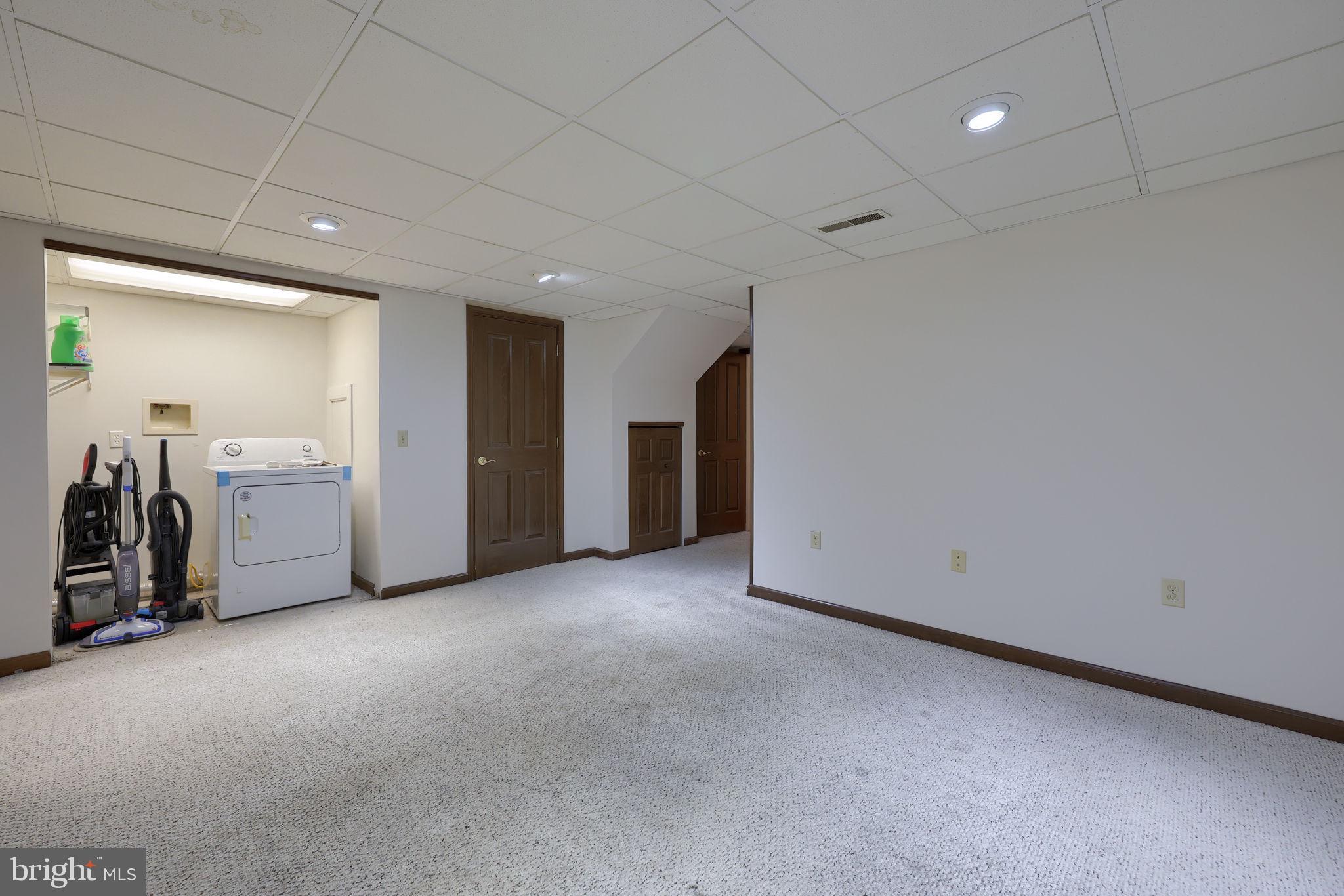 LOMBARD PINES - Residential