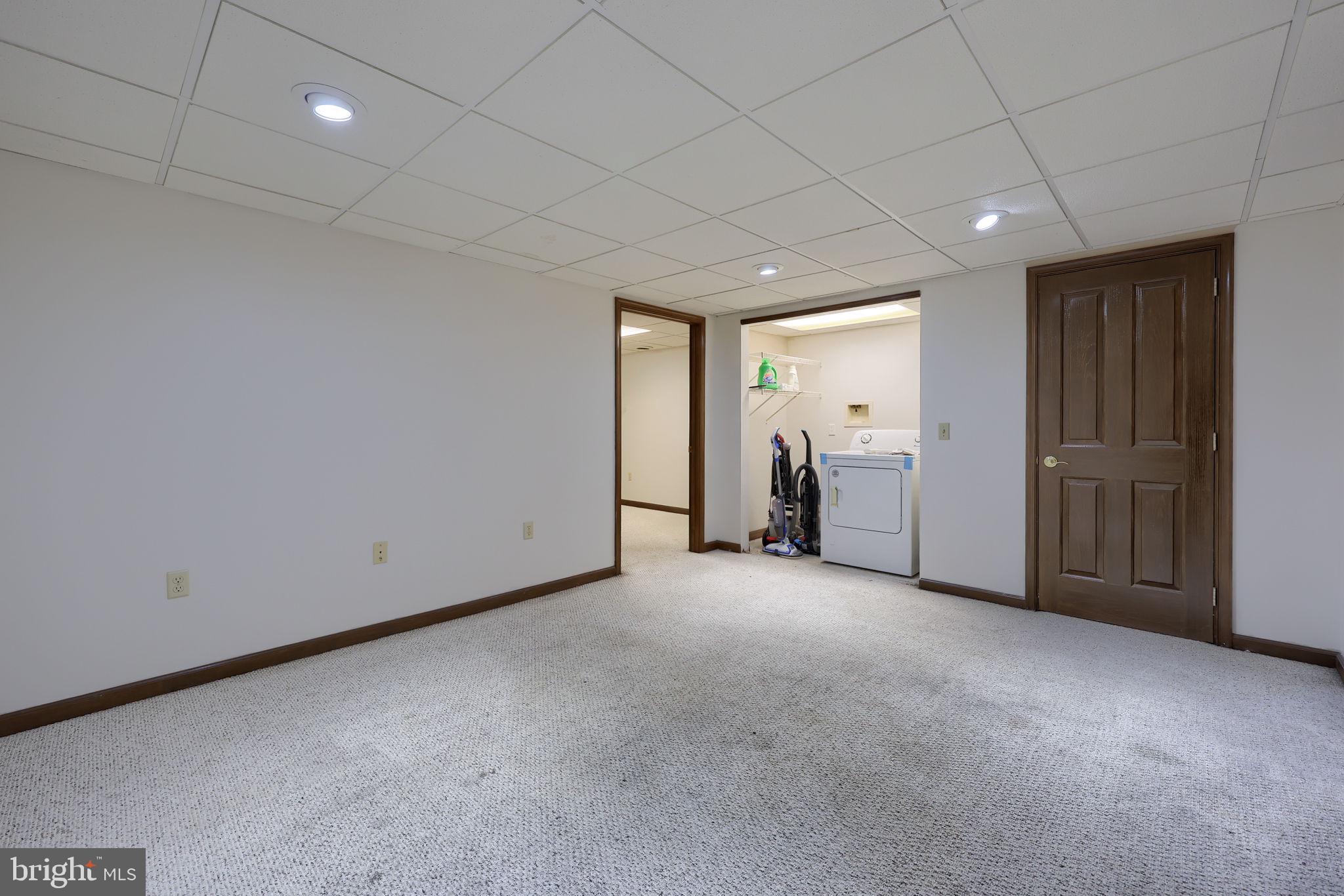 LOMBARD PINES - Residential