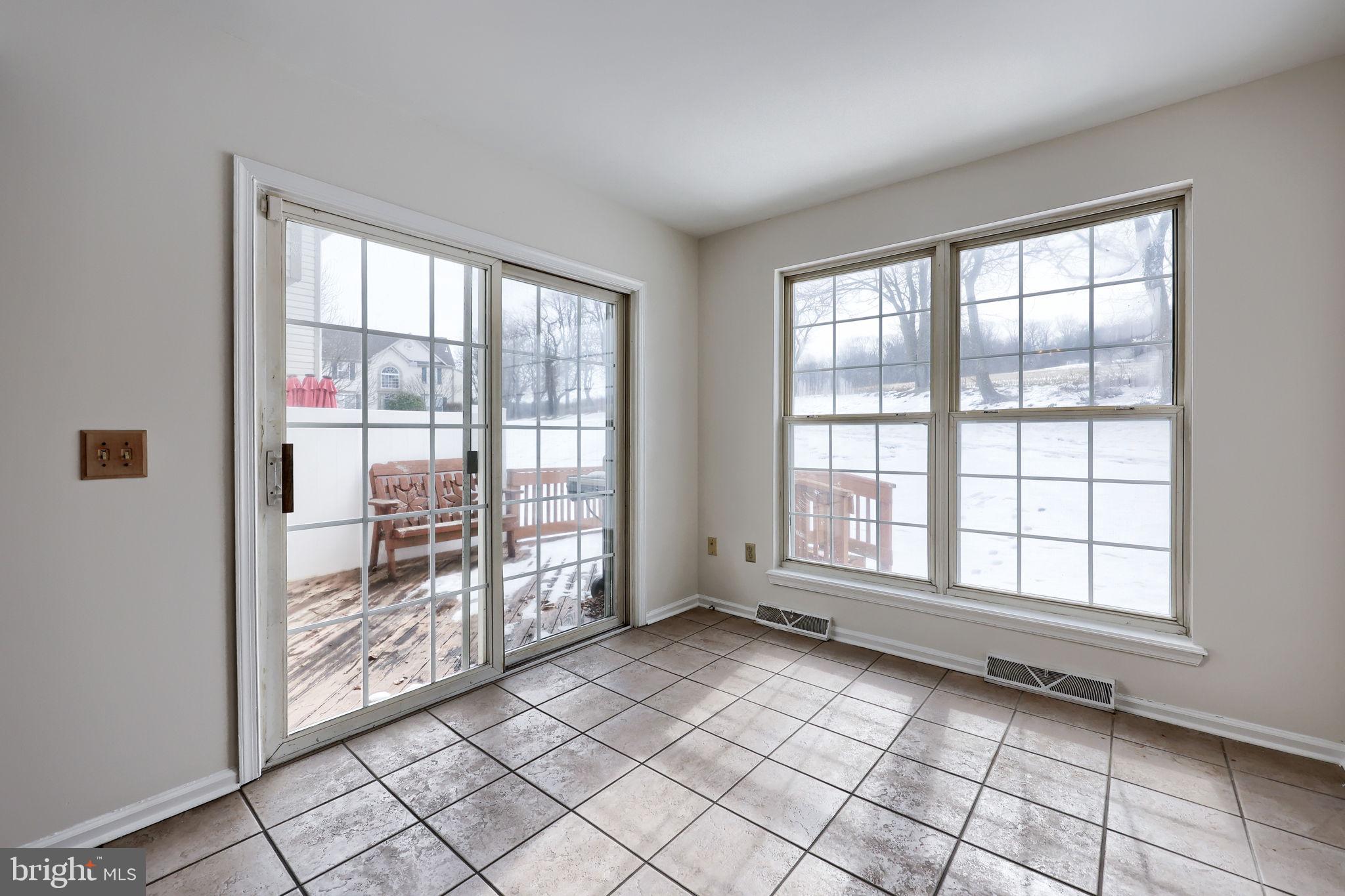 LOMBARD PINES - Residential