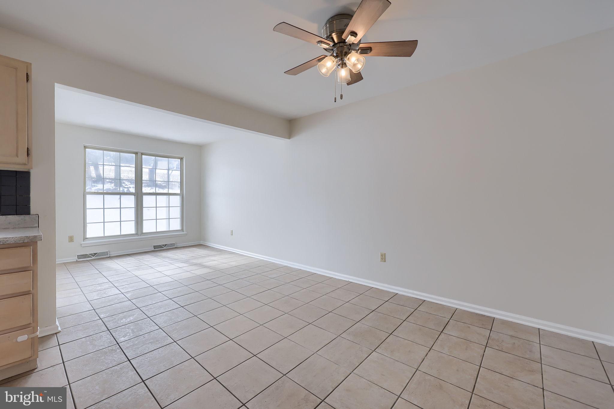 LOMBARD PINES - Residential