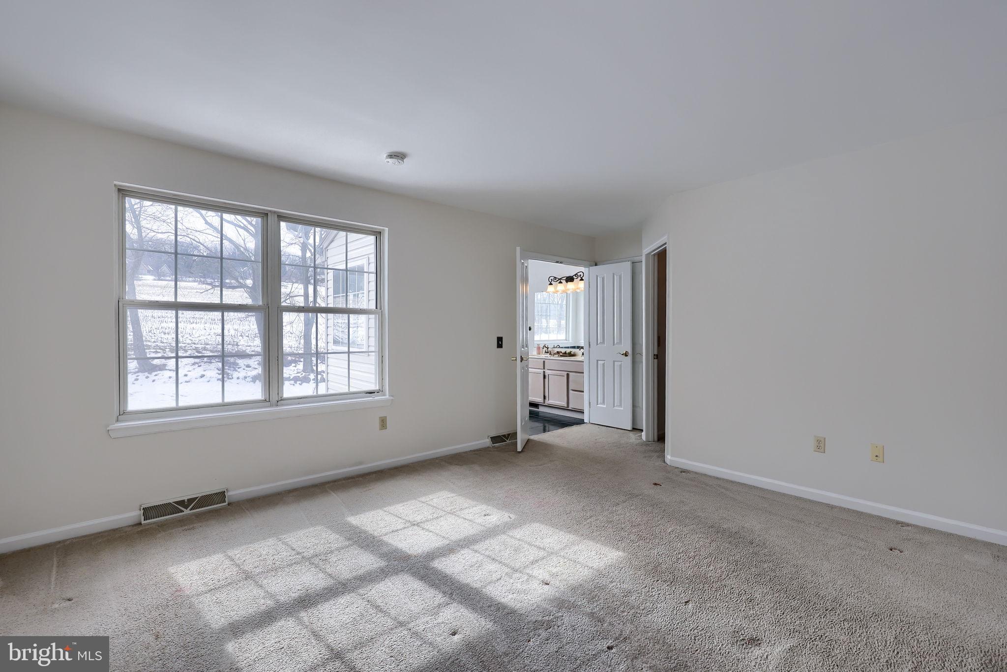 LOMBARD PINES - Residential