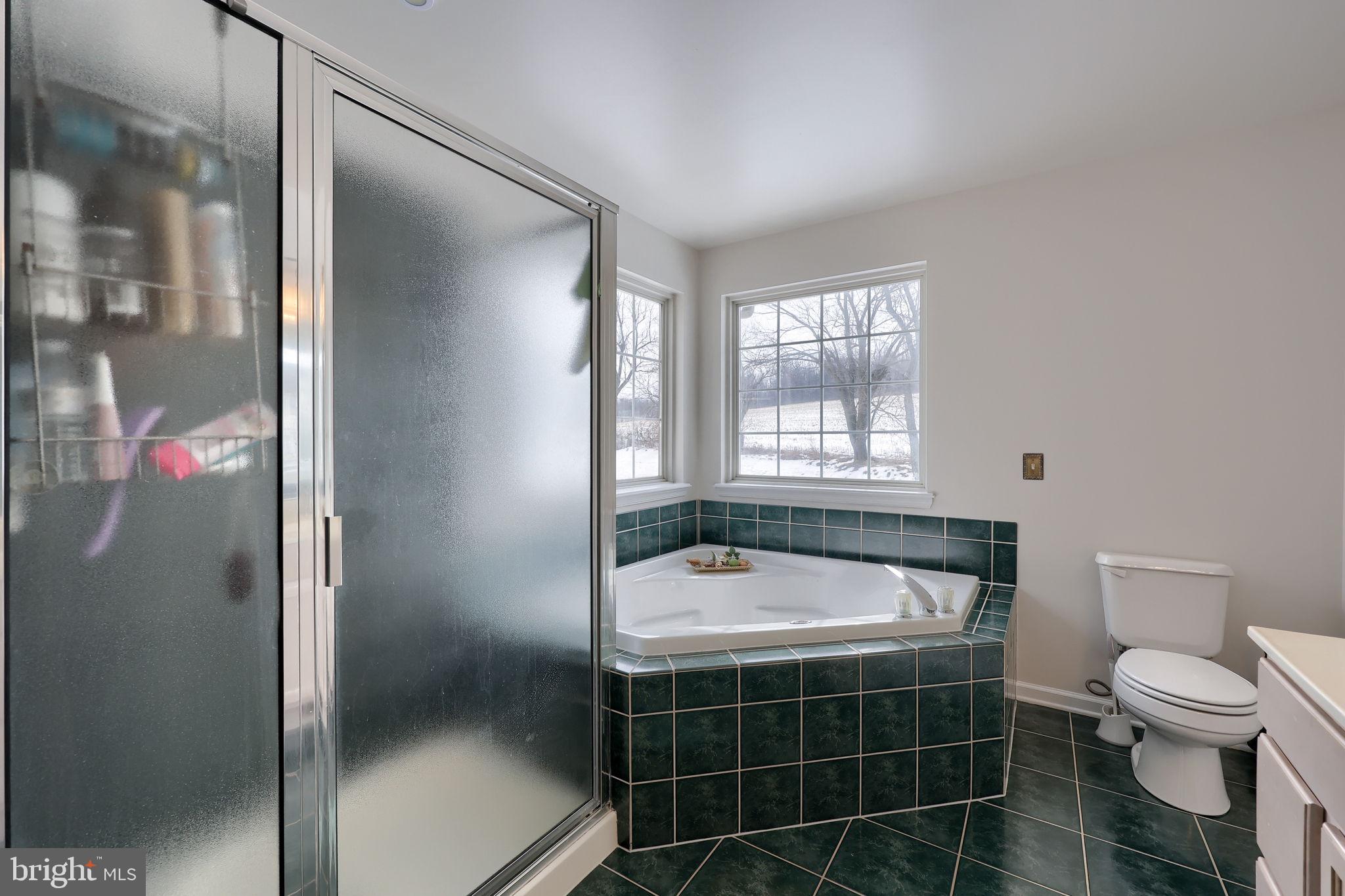 LOMBARD PINES - Residential