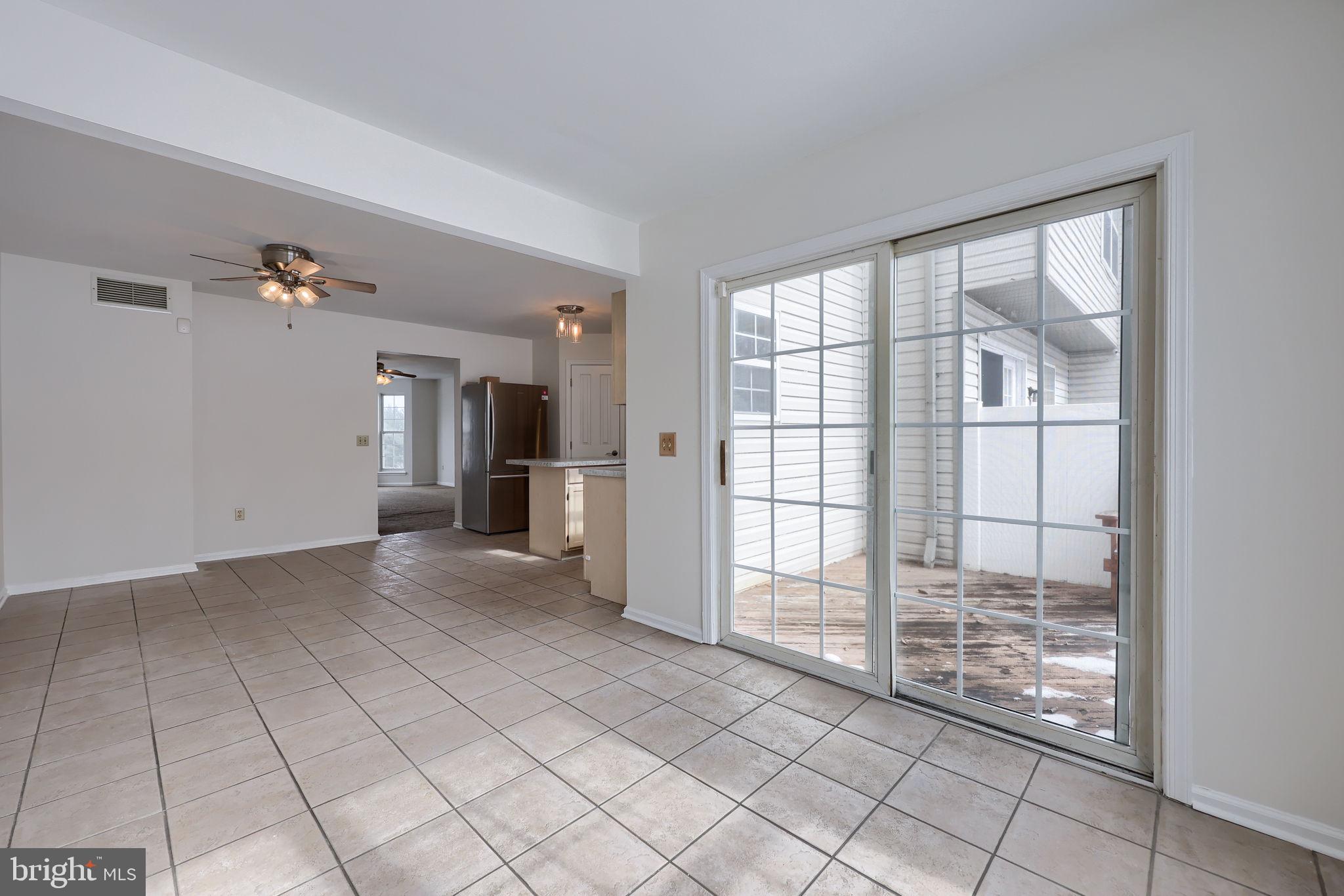 LOMBARD PINES - Residential