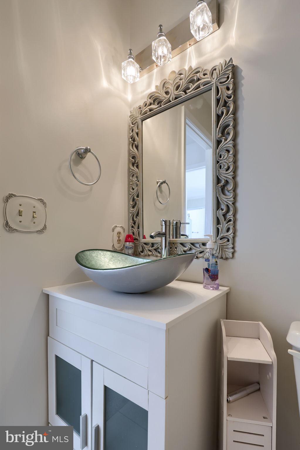 LOMBARD PINES - Residential