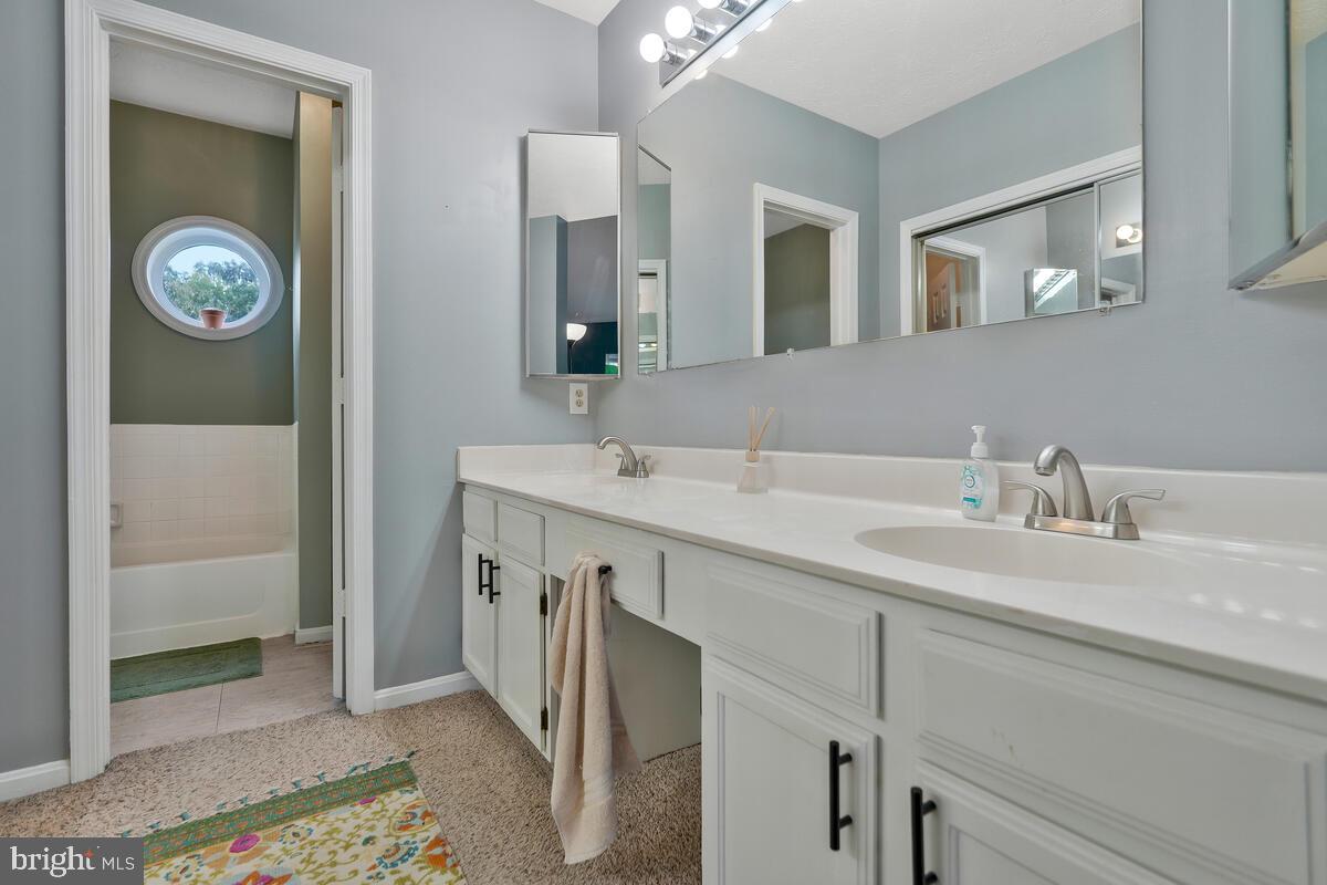 HAMPSHIRE - Residential