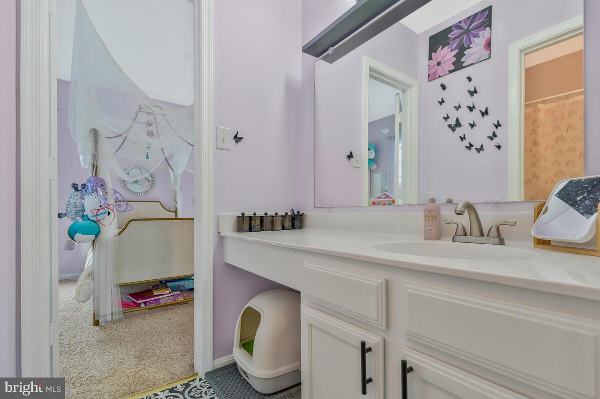 HAMPSHIRE - Residential