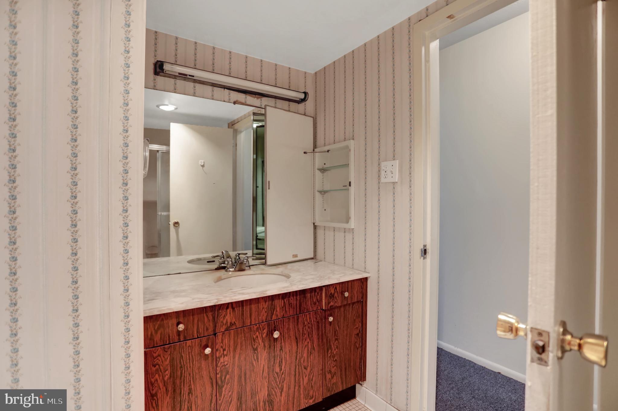 UNIVERSITY ONE CONDOMINIUMS - Residential