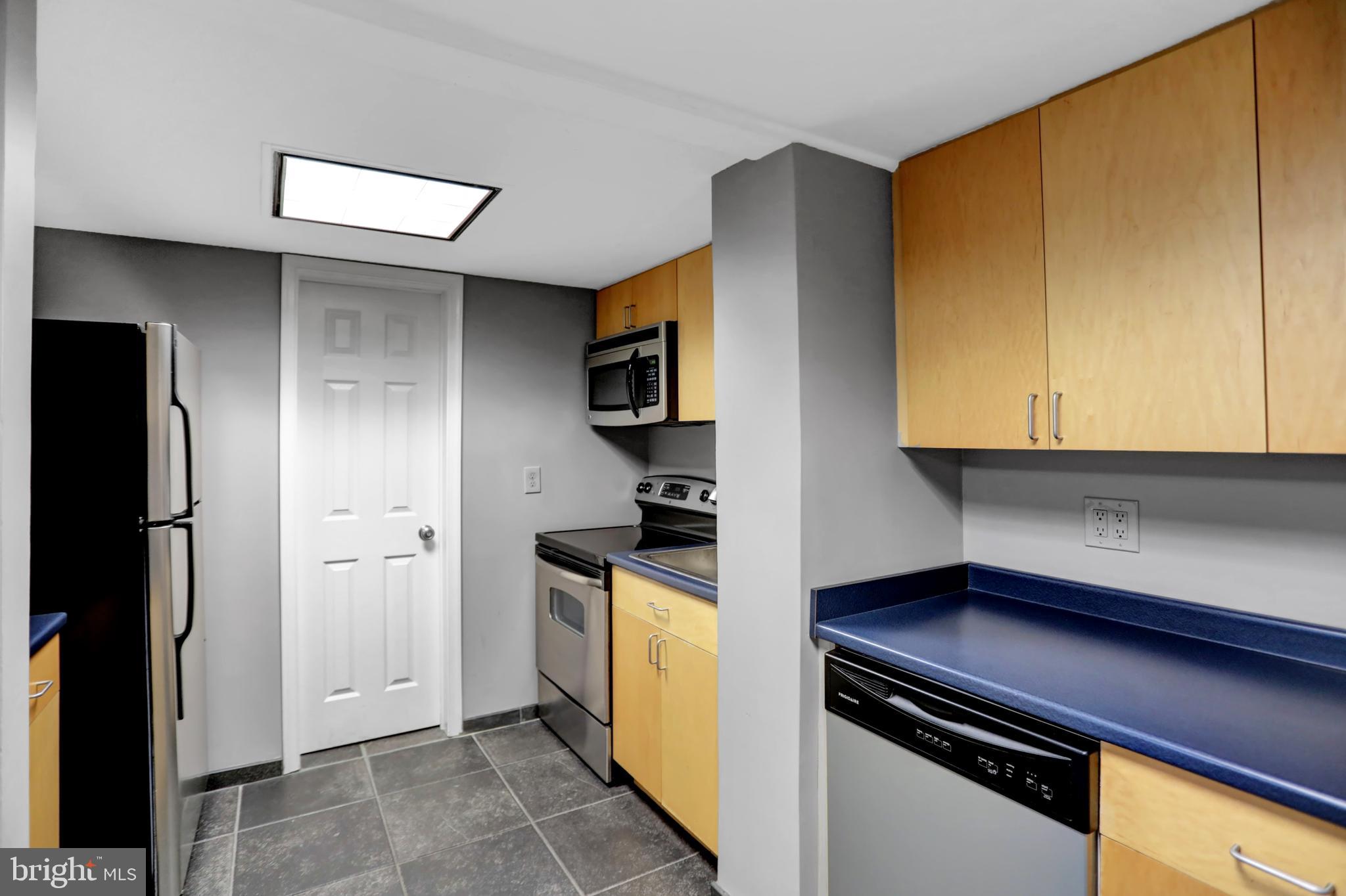 UNIVERSITY ONE CONDOMINIUMS - Residential