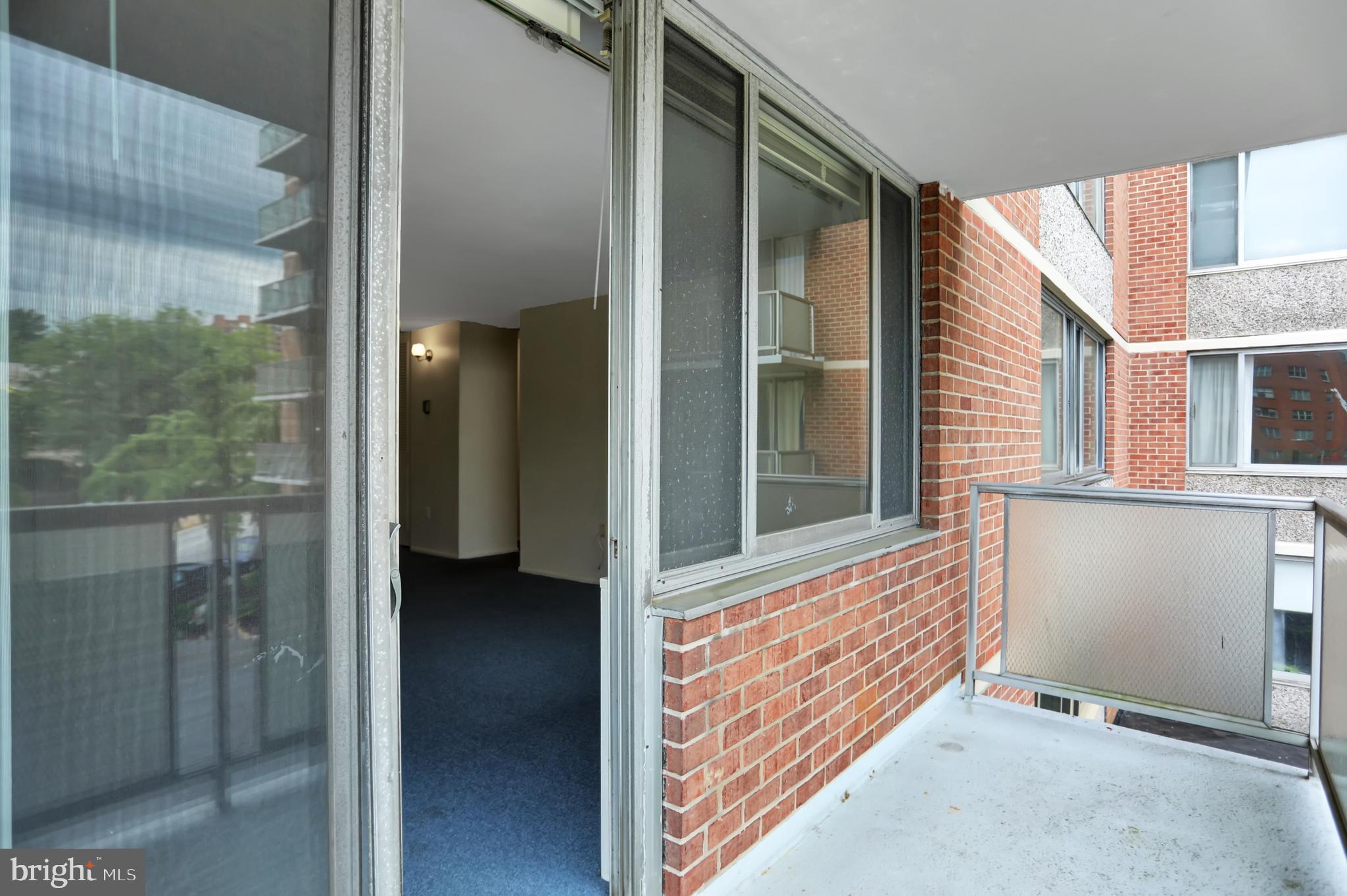 UNIVERSITY ONE CONDOMINIUMS - Residential