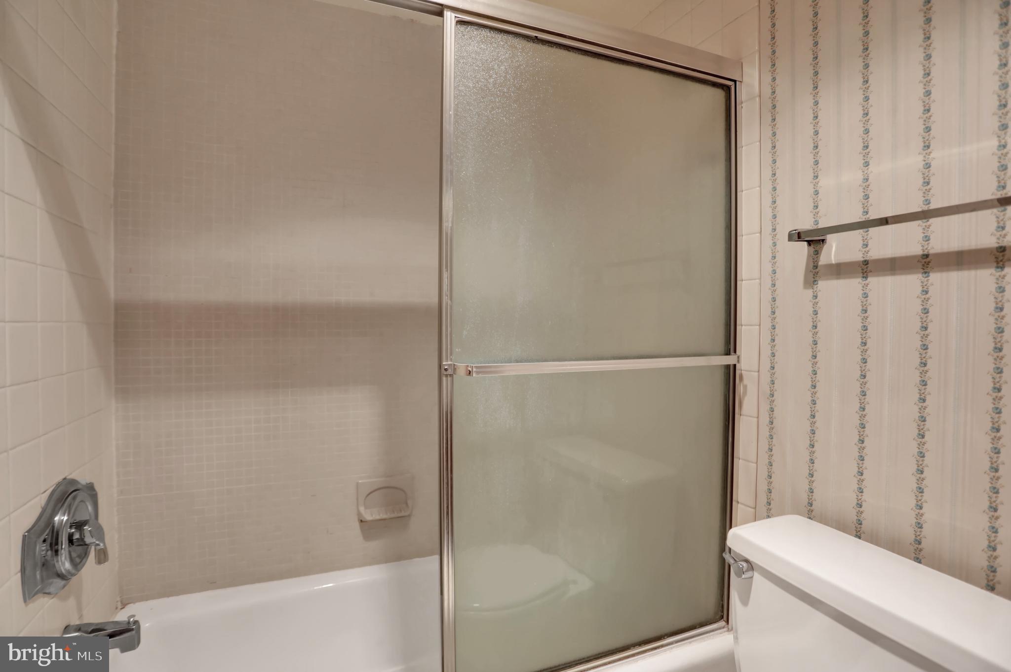 UNIVERSITY ONE CONDOMINIUMS - Residential