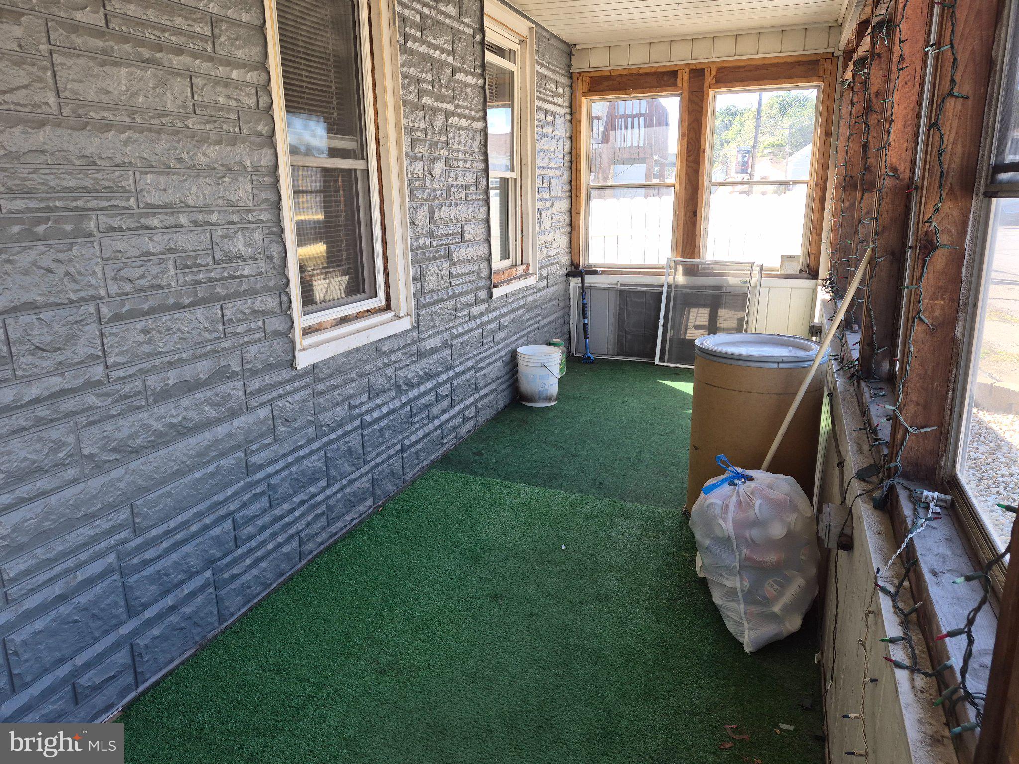 2 TAMAQUA STREET 4