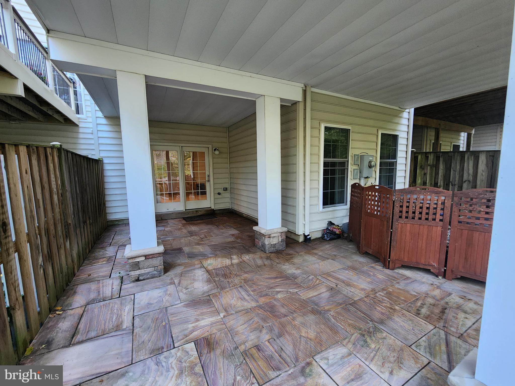 SOUTH RIDING - Residential Lease