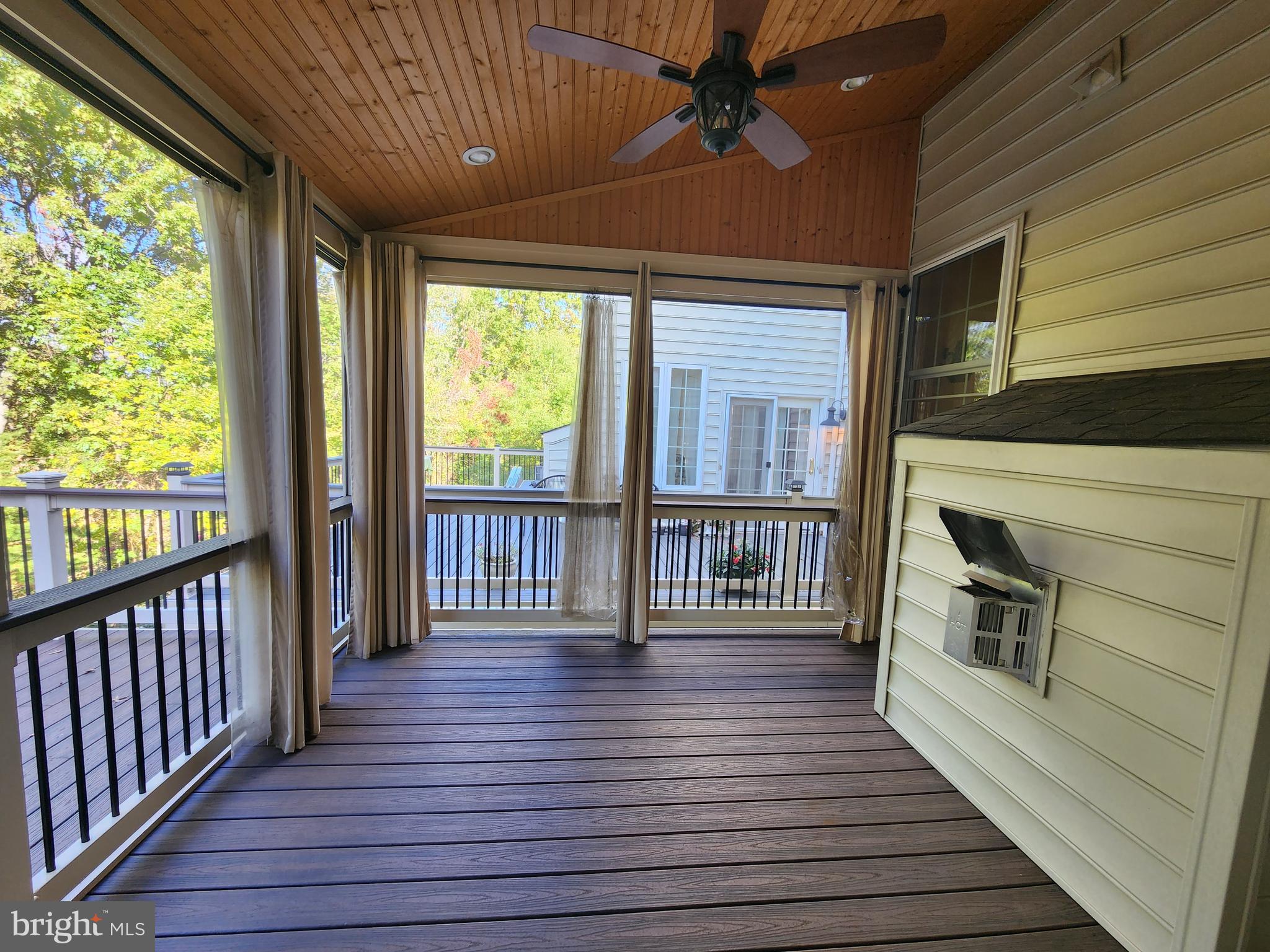 SOUTH RIDING - Residential Lease