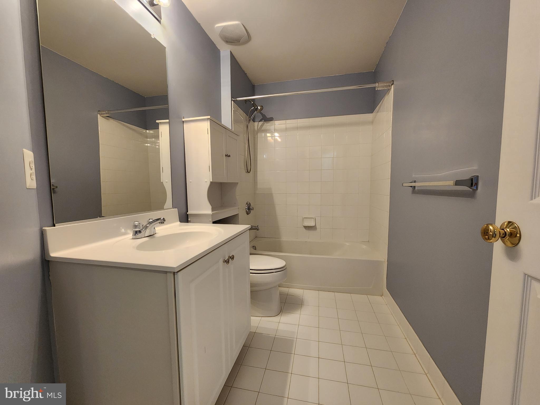 SOUTH RIDING - Residential Lease