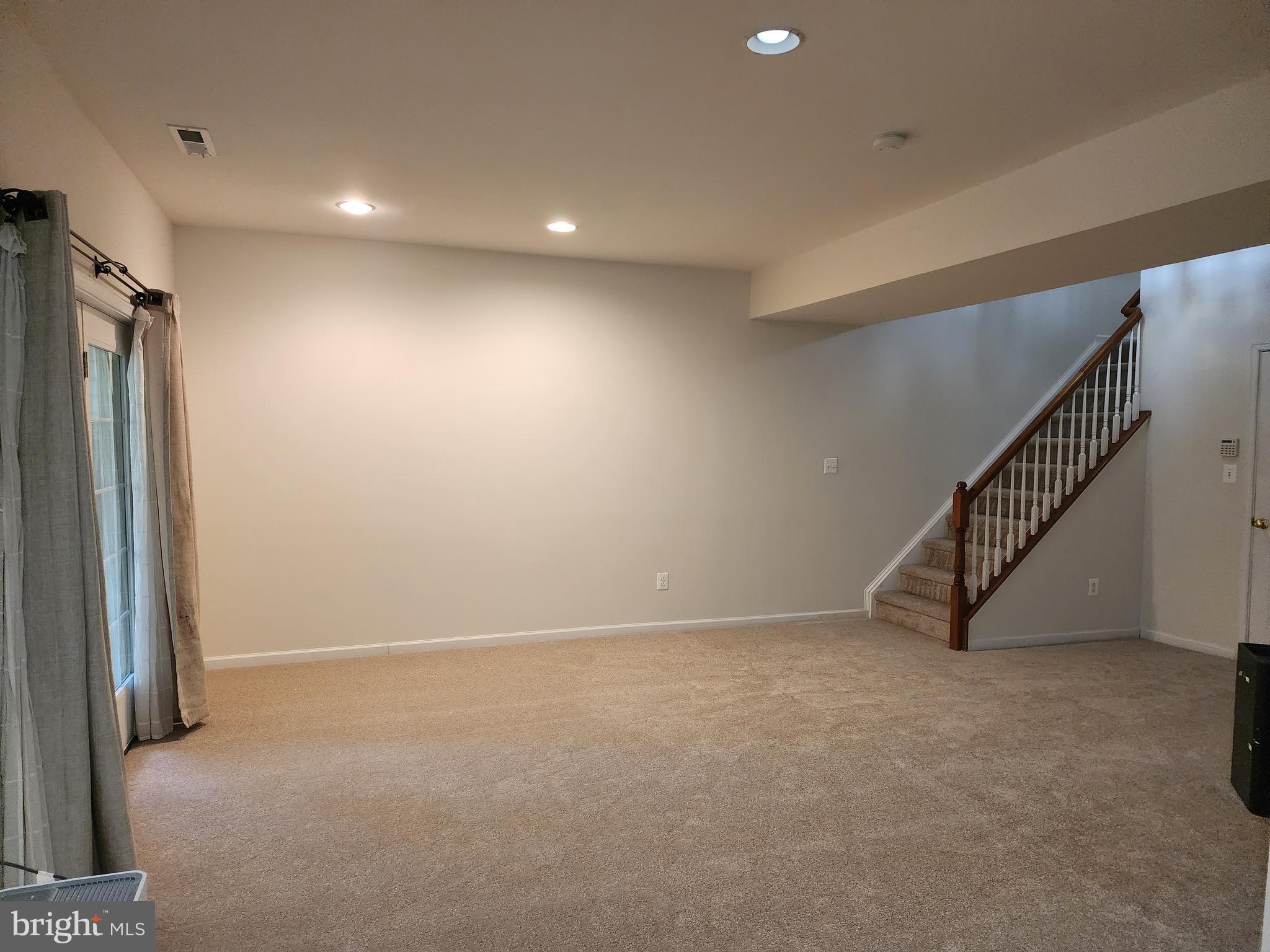 SOUTH RIDING - Residential Lease