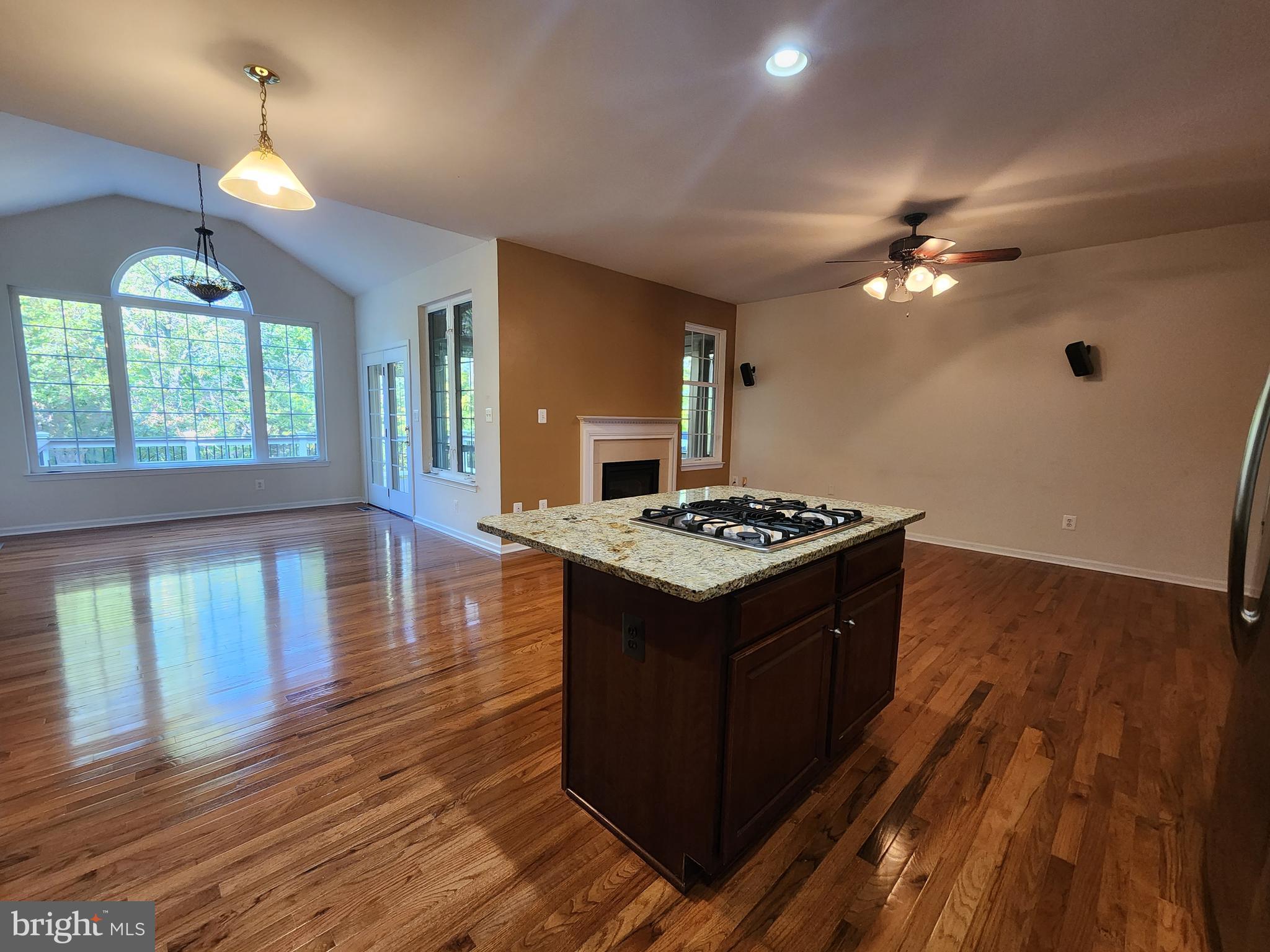 SOUTH RIDING - Residential Lease