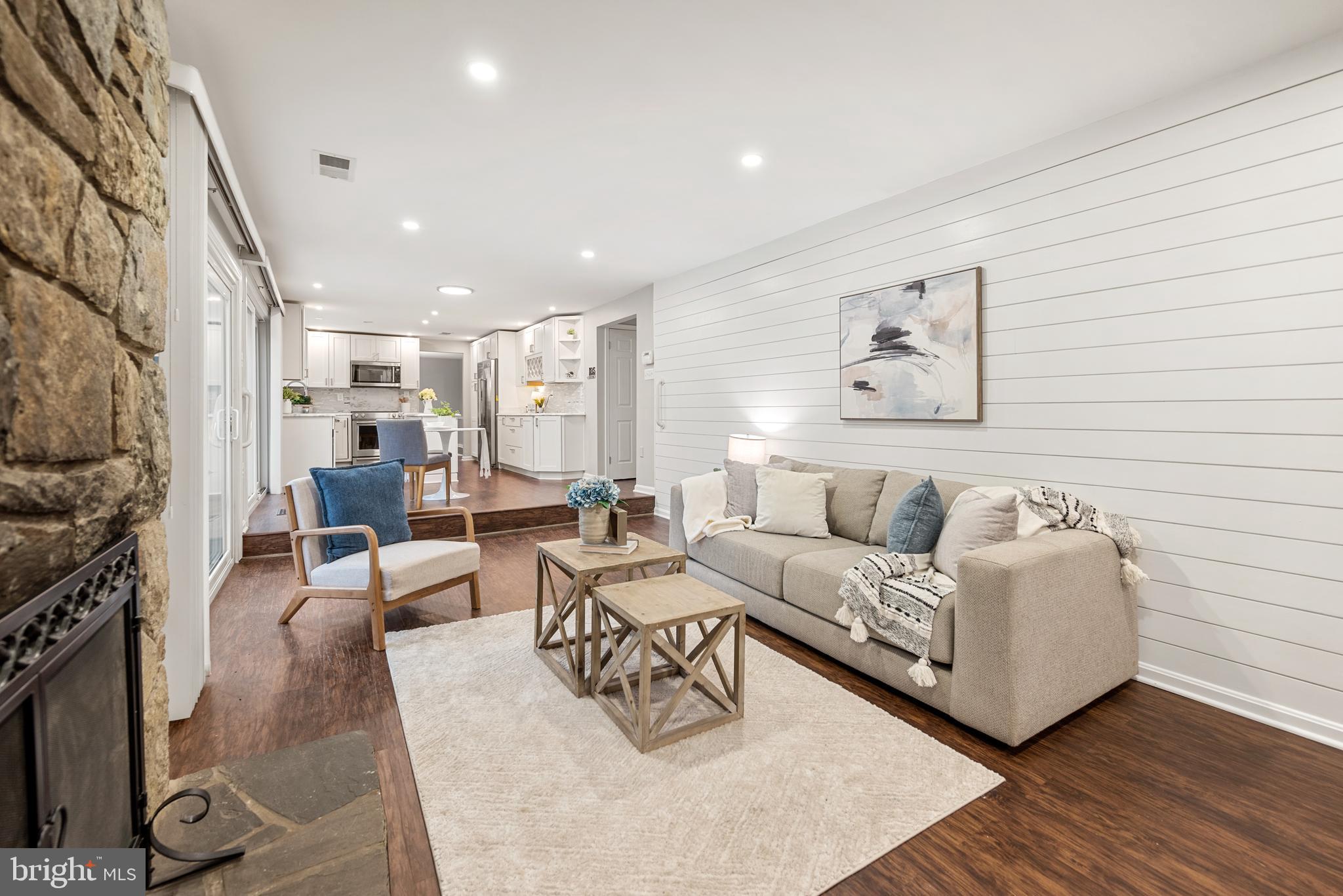 FORT WASHINGTON - Residential