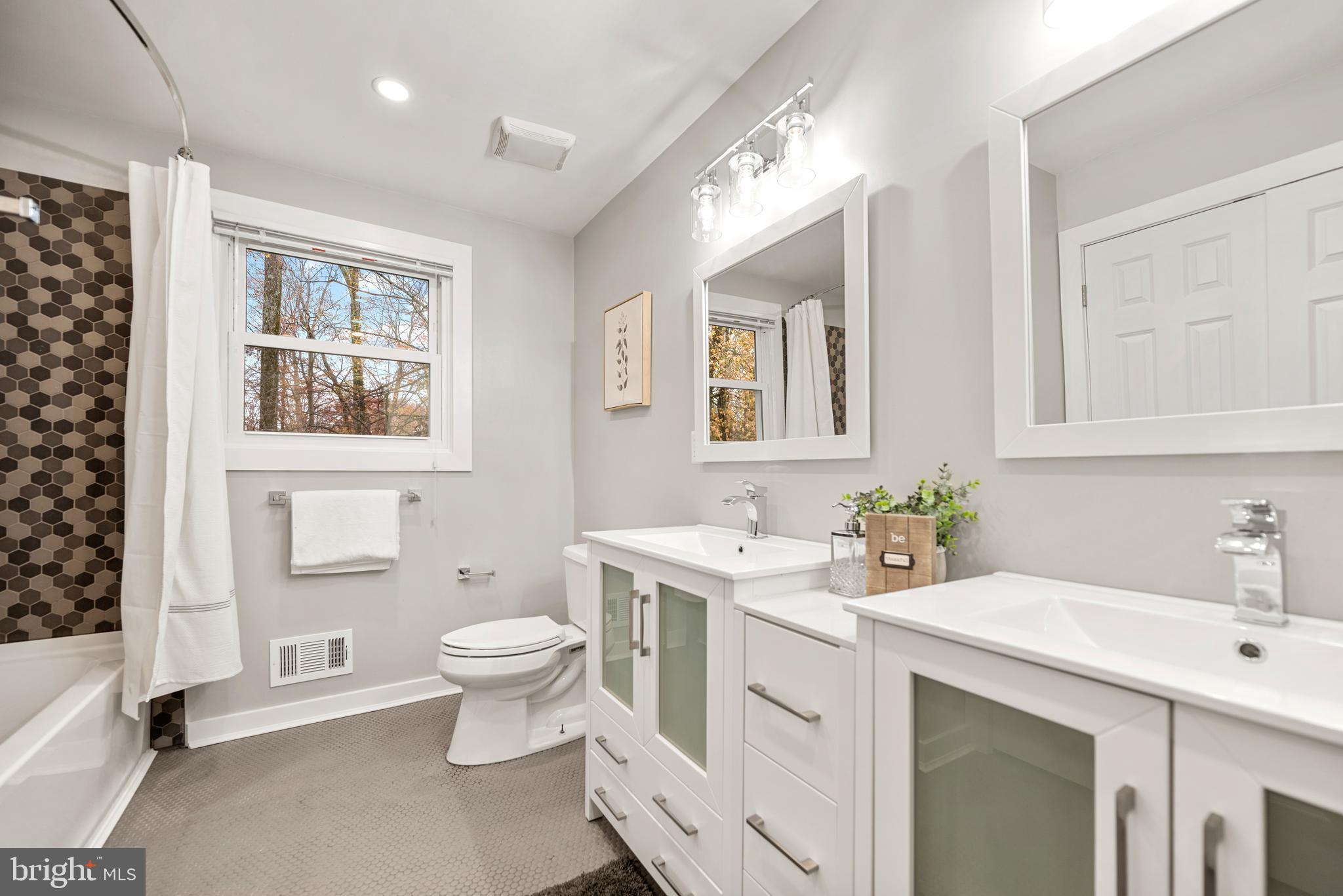 FORT WASHINGTON - Residential