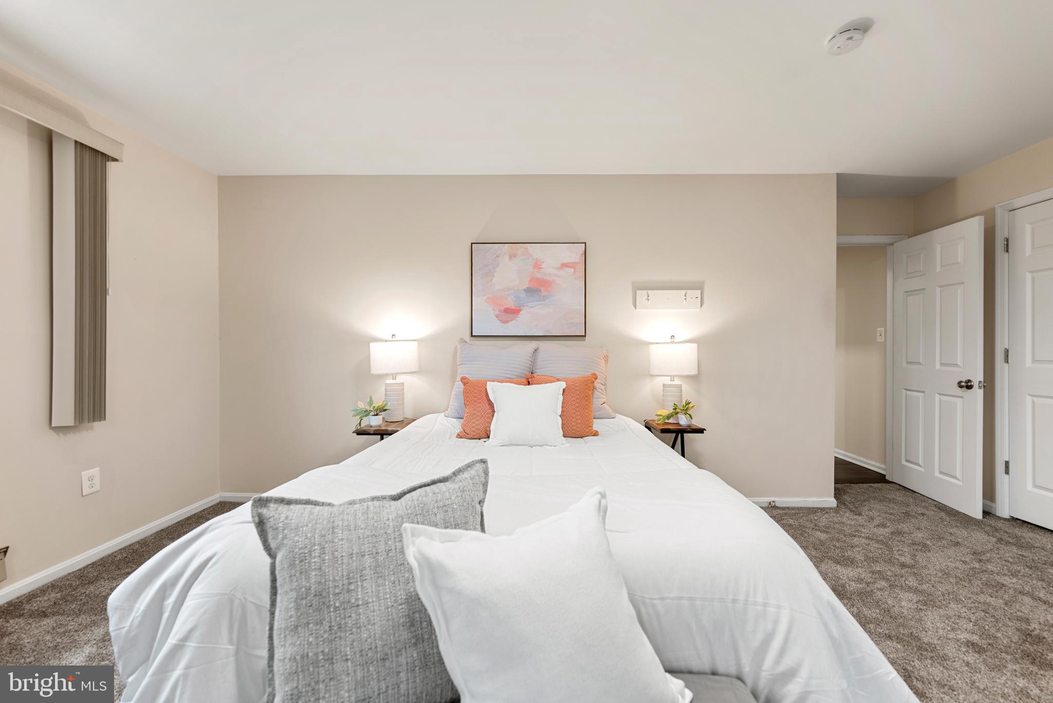 FORT WASHINGTON - Residential