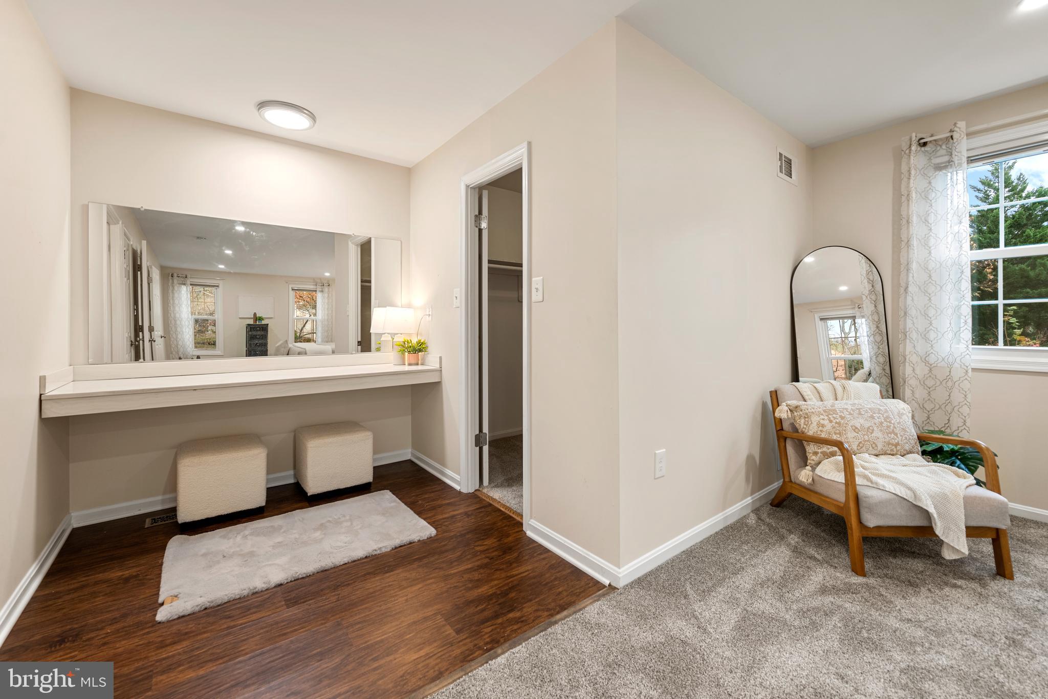 FORT WASHINGTON - Residential