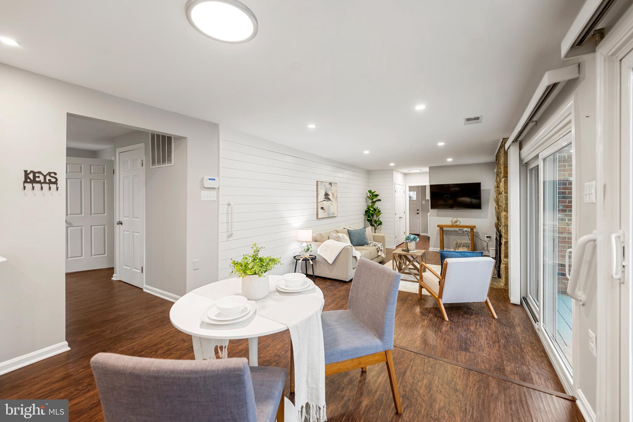 FORT WASHINGTON - Residential