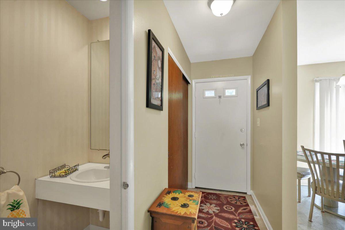 198 OAKMONT COURT