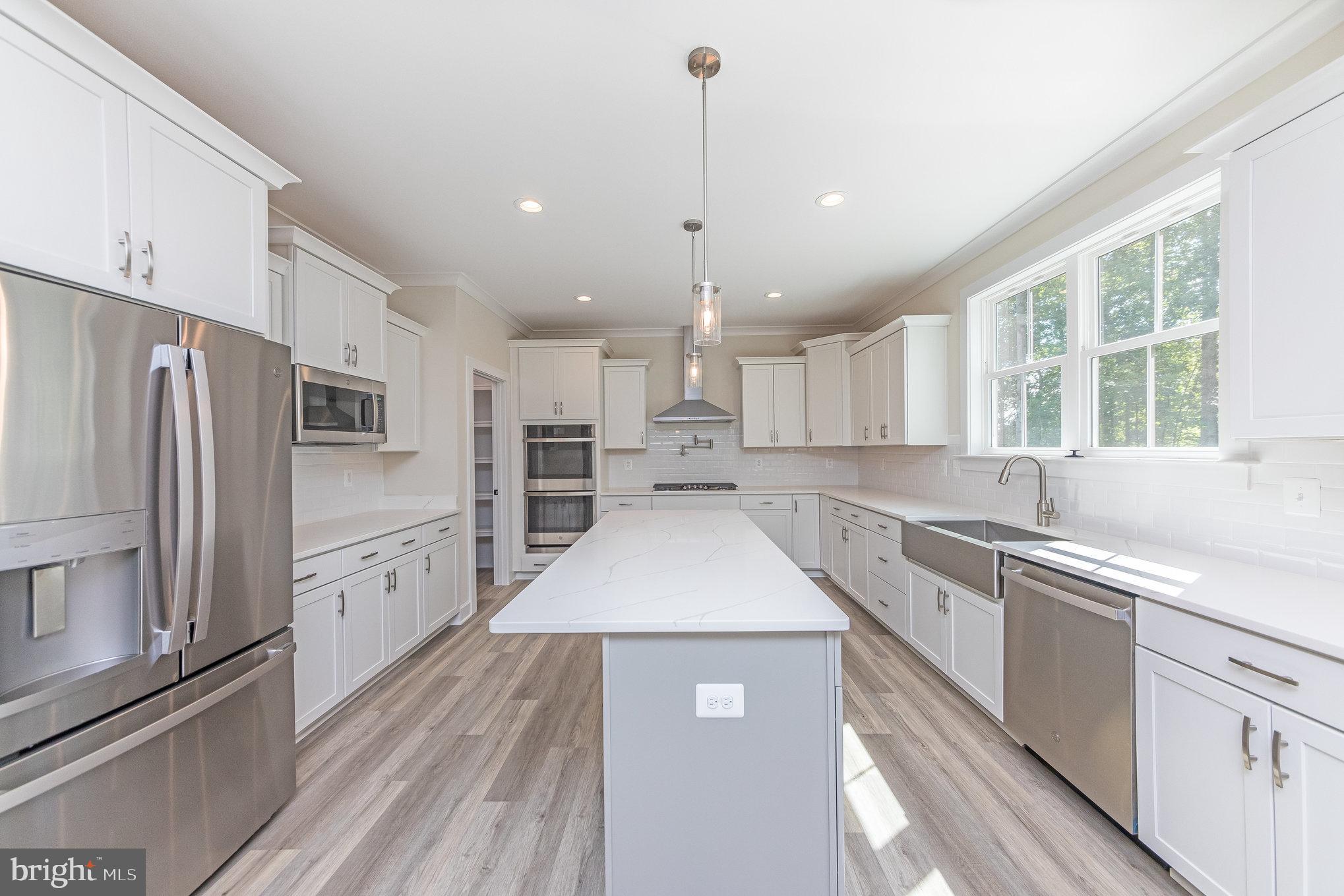 LIGHTHOUSE POINT - Residential