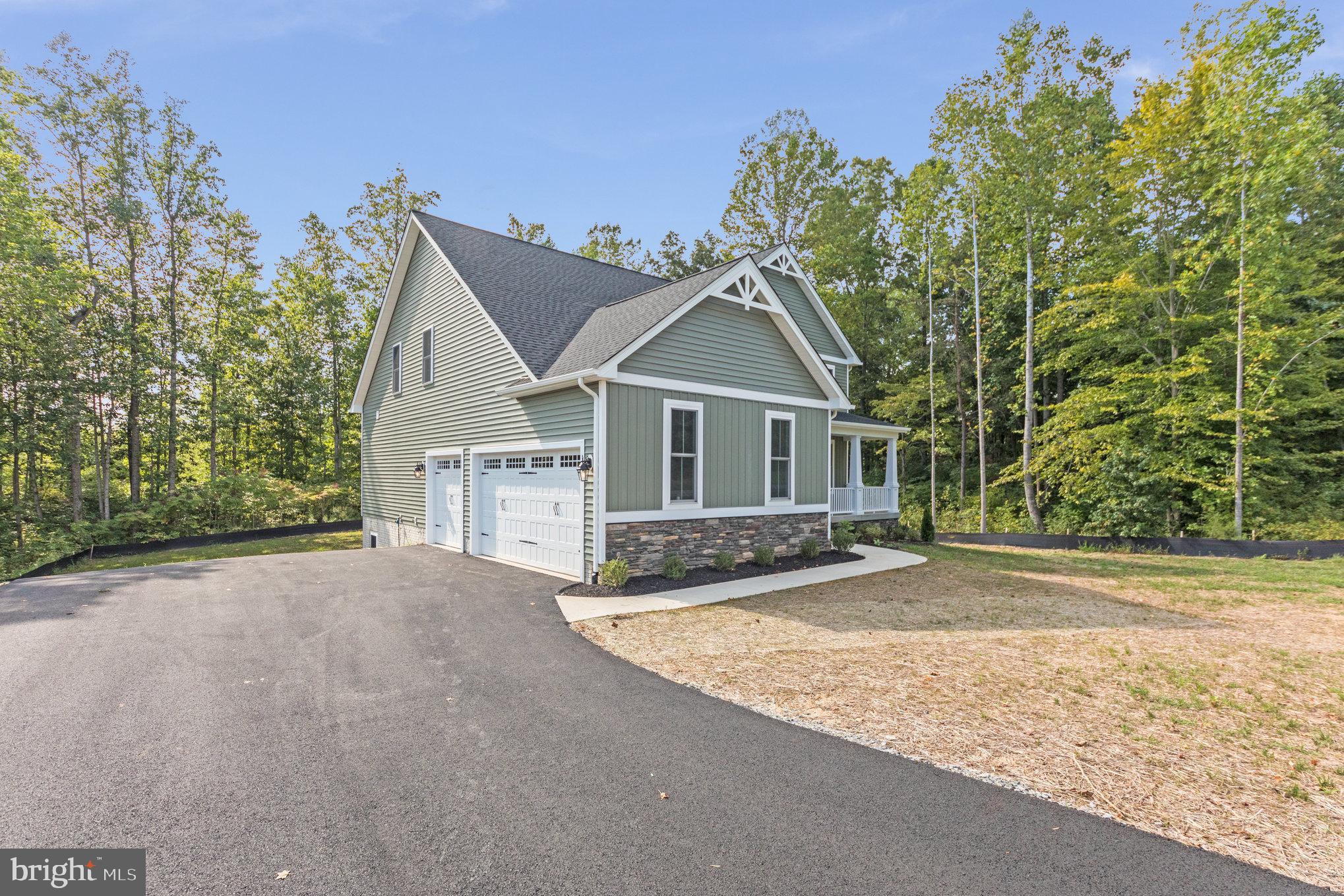 LIGHTHOUSE POINT - Residential