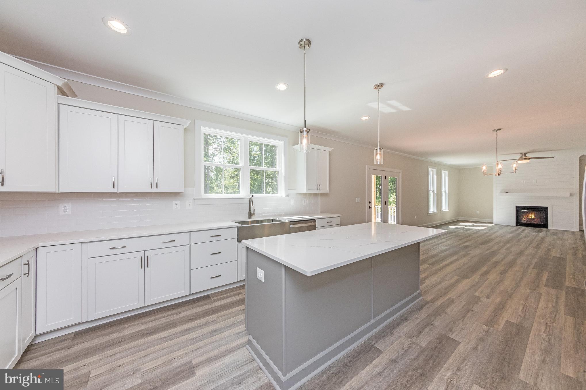 LIGHTHOUSE POINT - Residential