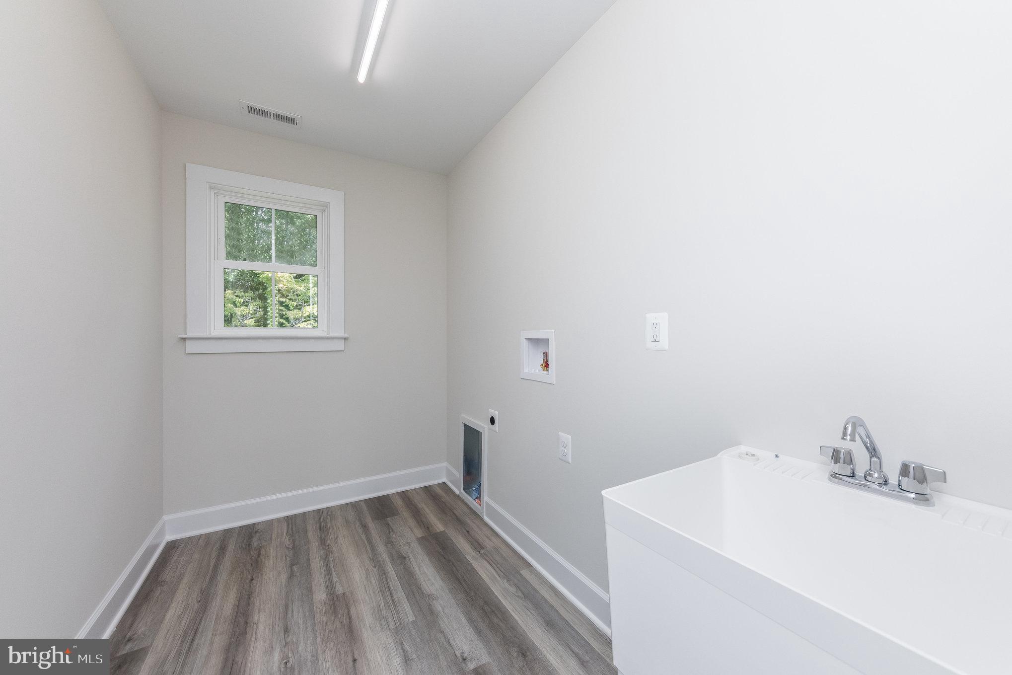 LIGHTHOUSE POINT - Residential