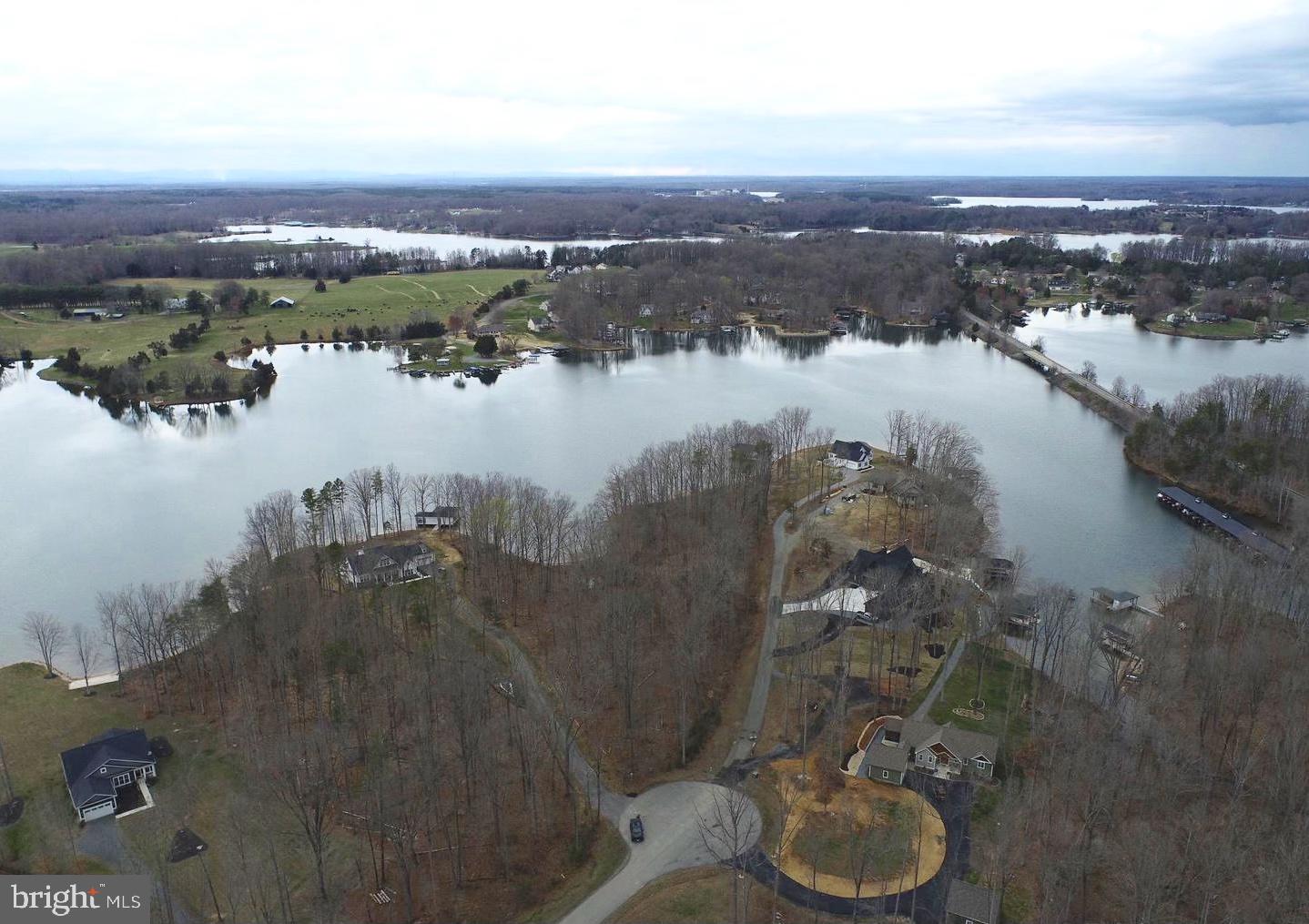 LIGHTHOUSE POINT - Residential