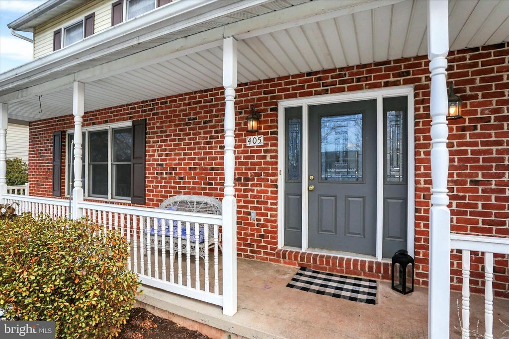 Photo of 405 Clover Road, ETTERS, PA 17319 (MLS # PAYK2095616)