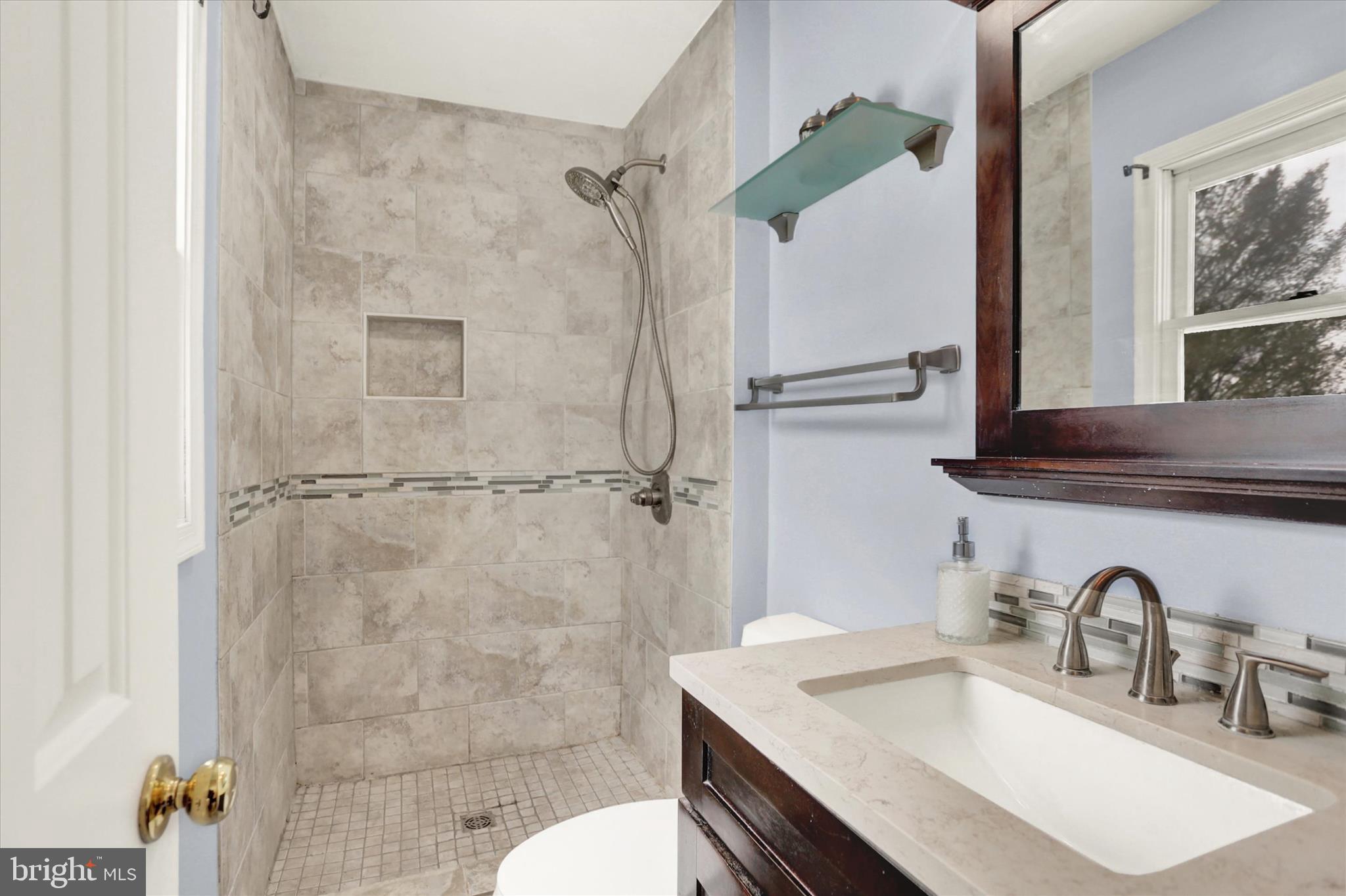 SHELLEYS RIVERVIEW - Residential