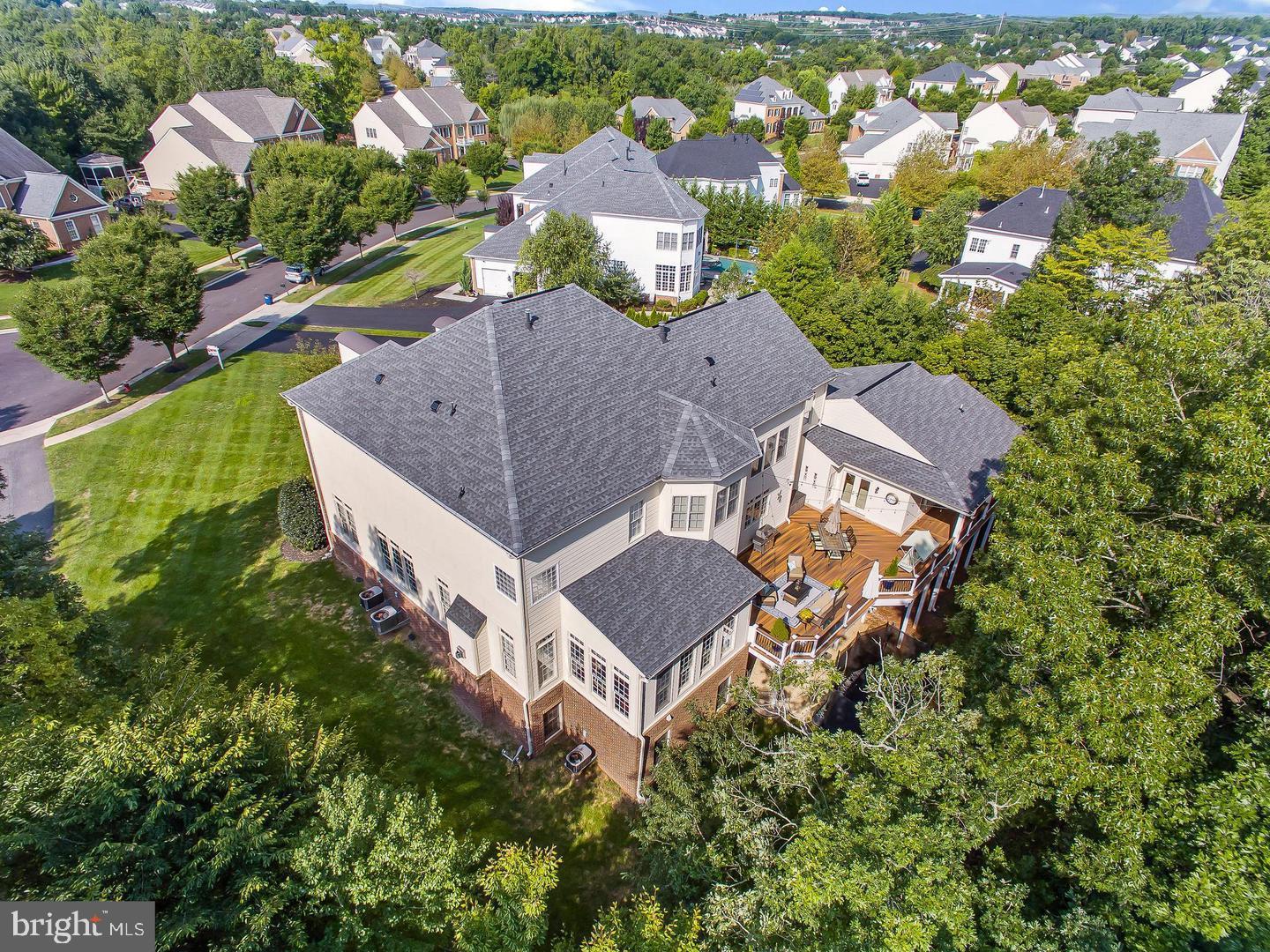 LANSDOWNE ON THE POTOMAC - Residential