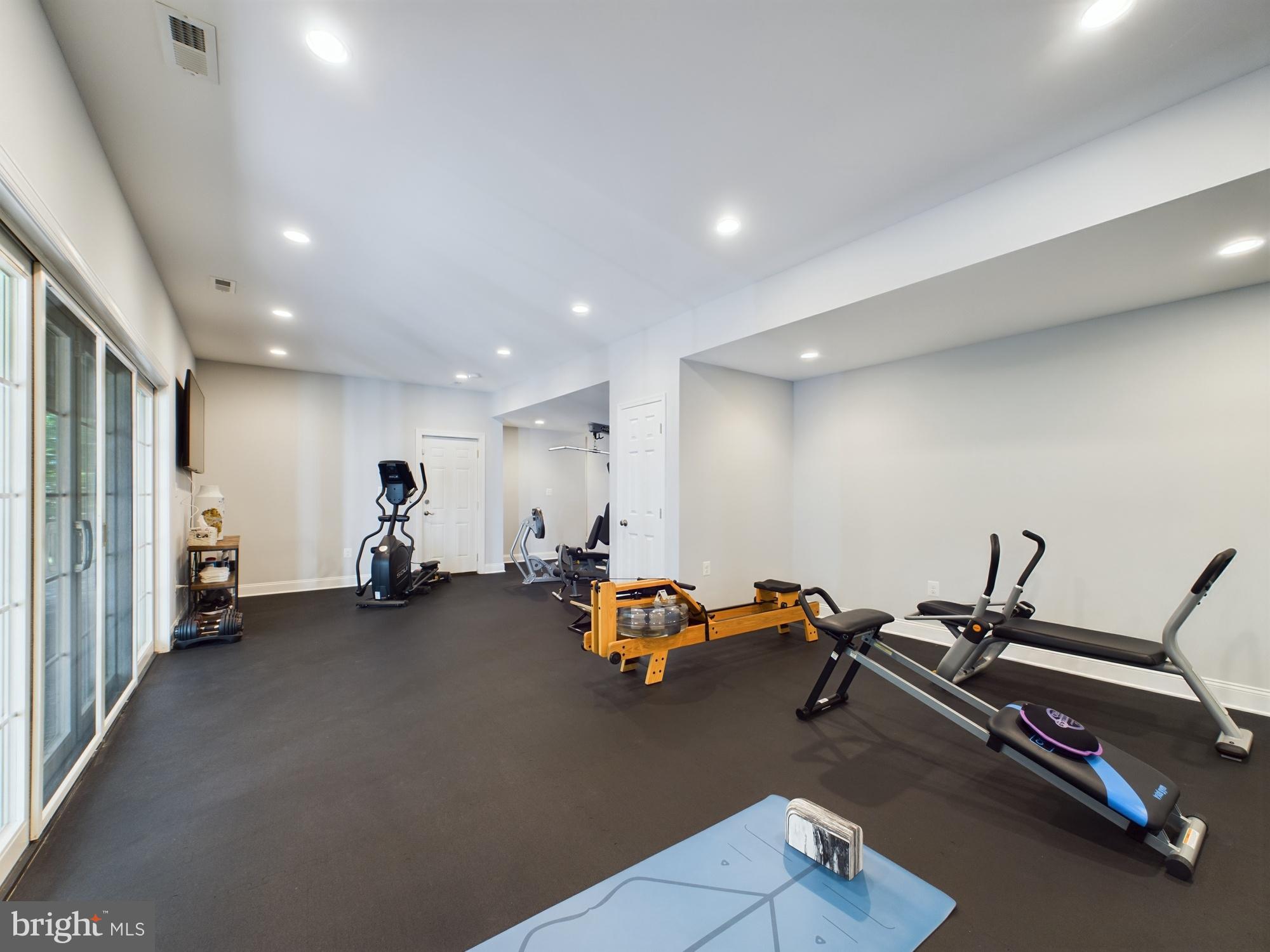 LANSDOWNE ON THE POTOMAC - Residential