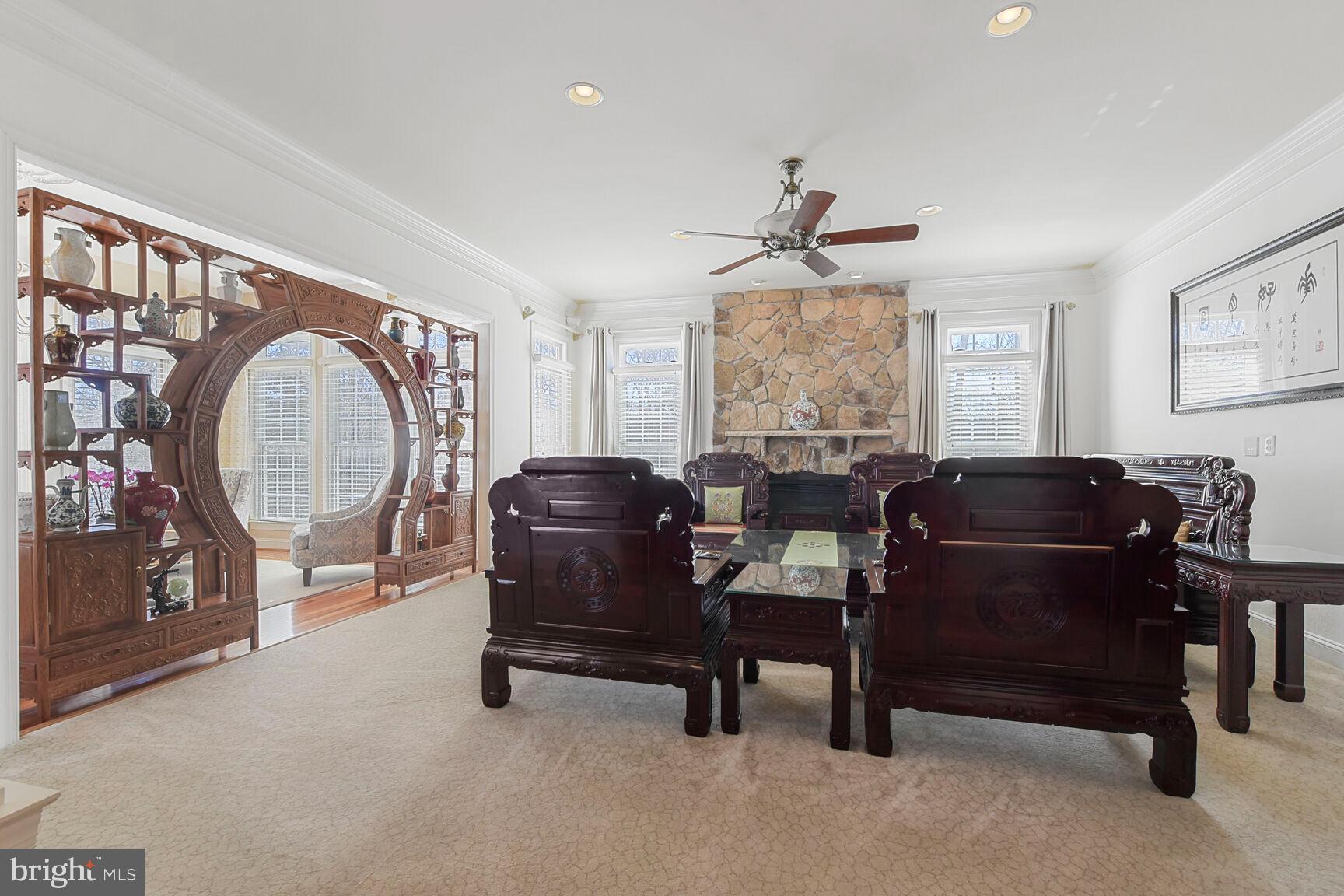 LANSDOWNE ON THE POTOMAC - Residential