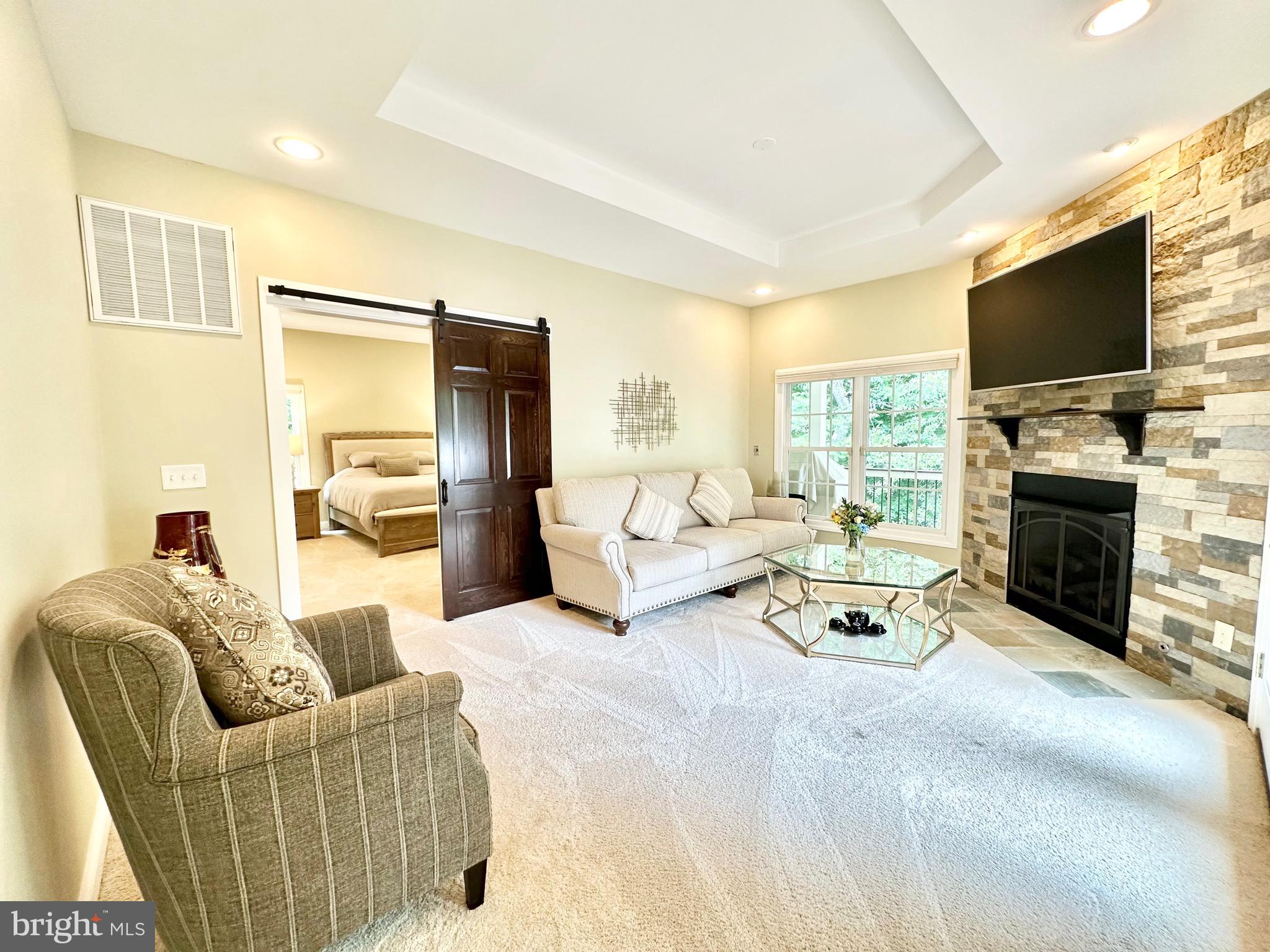 LANSDOWNE ON THE POTOMAC - Residential