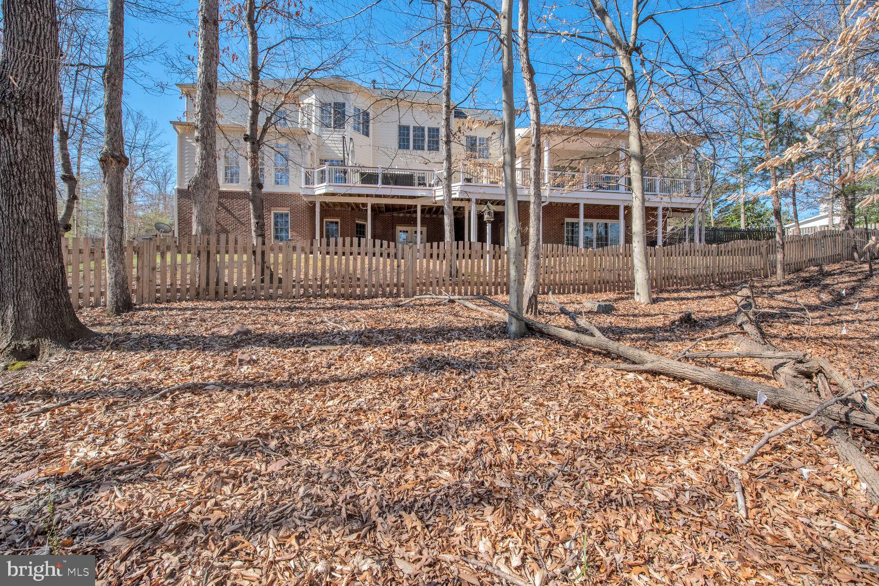 LANSDOWNE ON THE POTOMAC - Residential