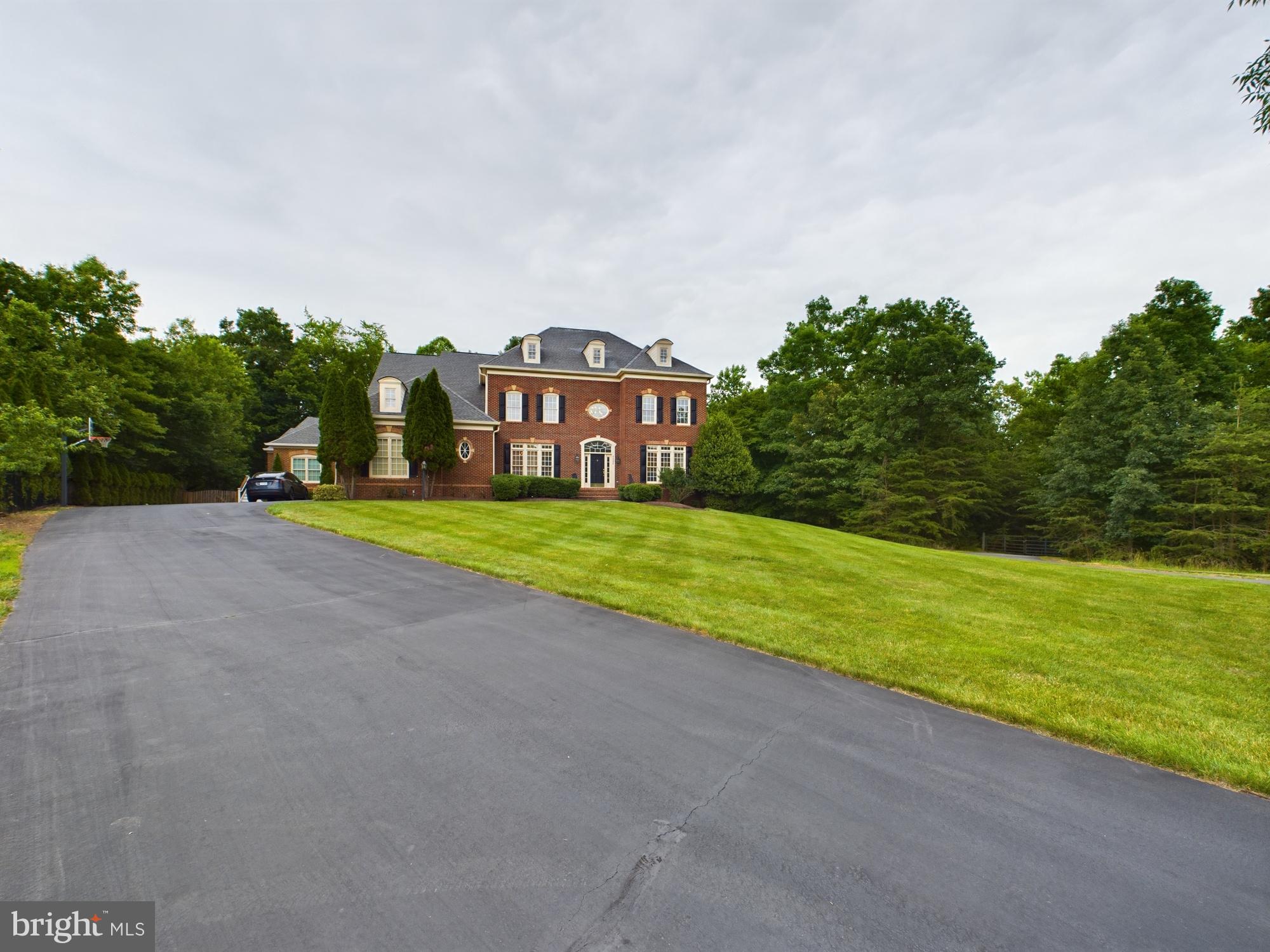 43294 CREEKBANK COURT