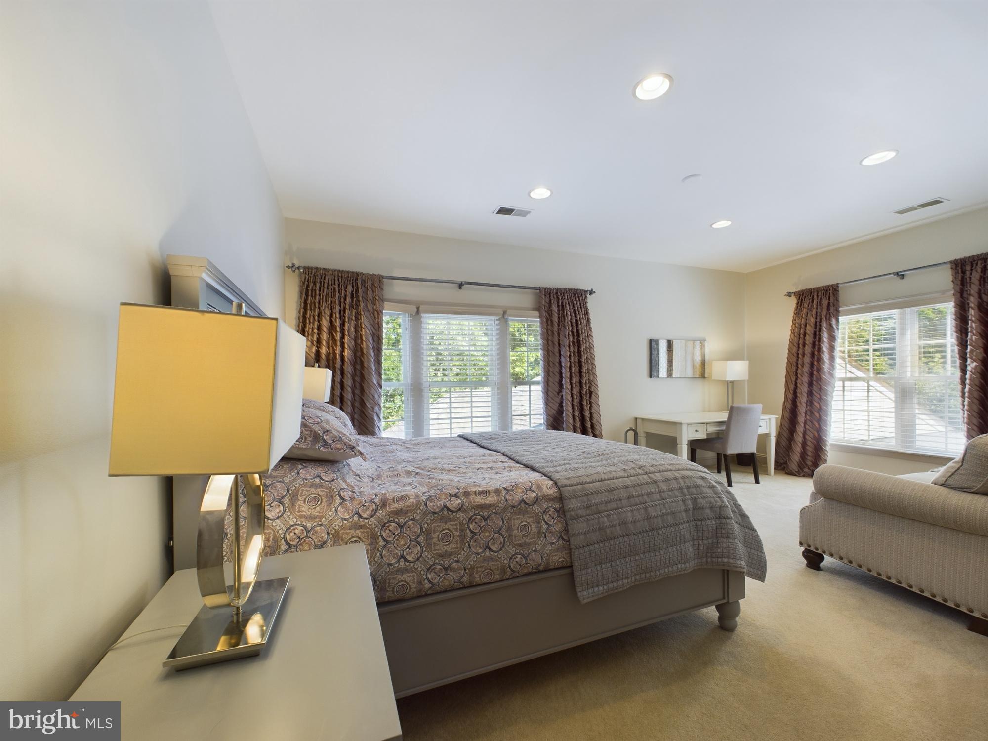 LANSDOWNE ON THE POTOMAC - Residential