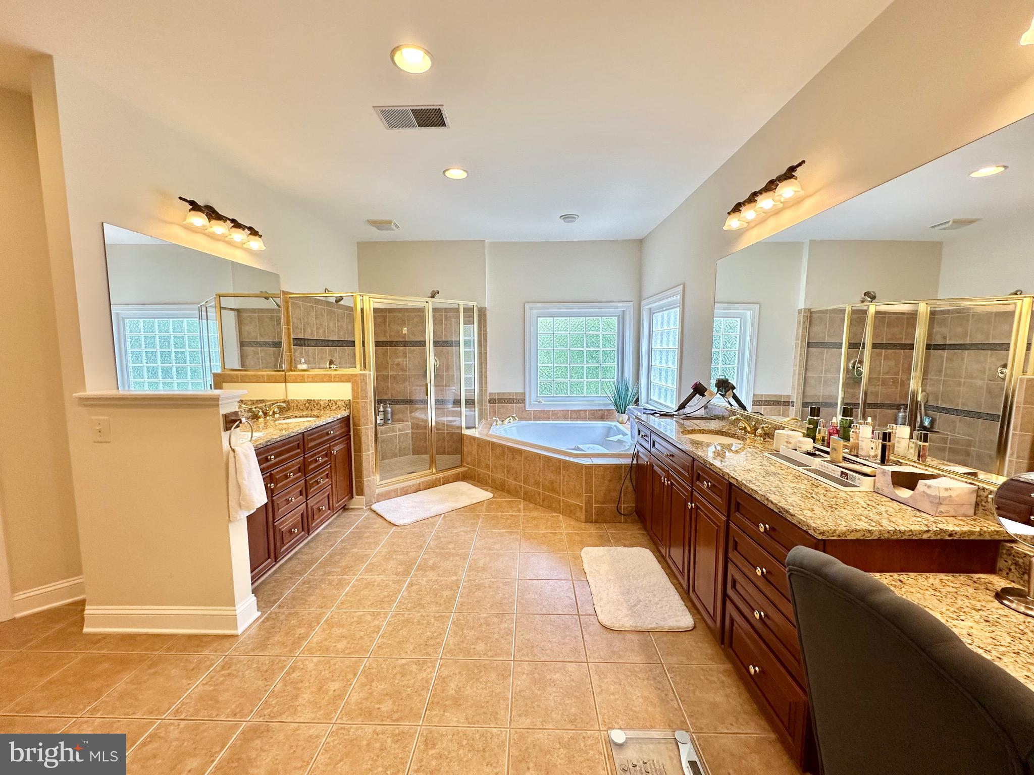 LANSDOWNE ON THE POTOMAC - Residential