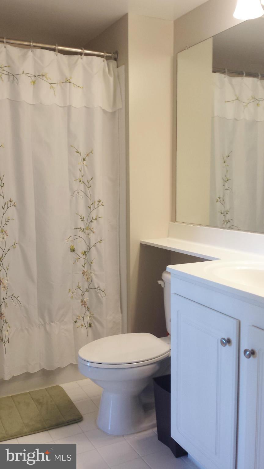 GALLERY AT WHITE FLINT - Residential Lease