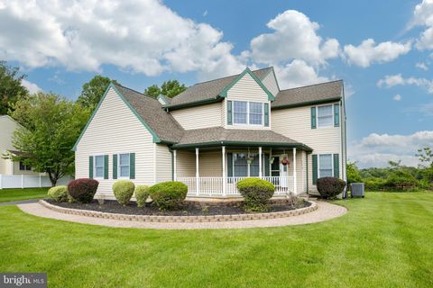111 RAMBLEWOOD DRIVE GLENMOORE PA 19343