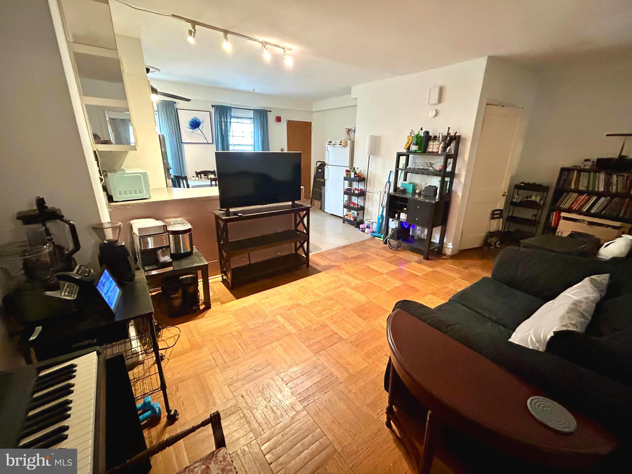 SOCIETY HILL - Residential Lease