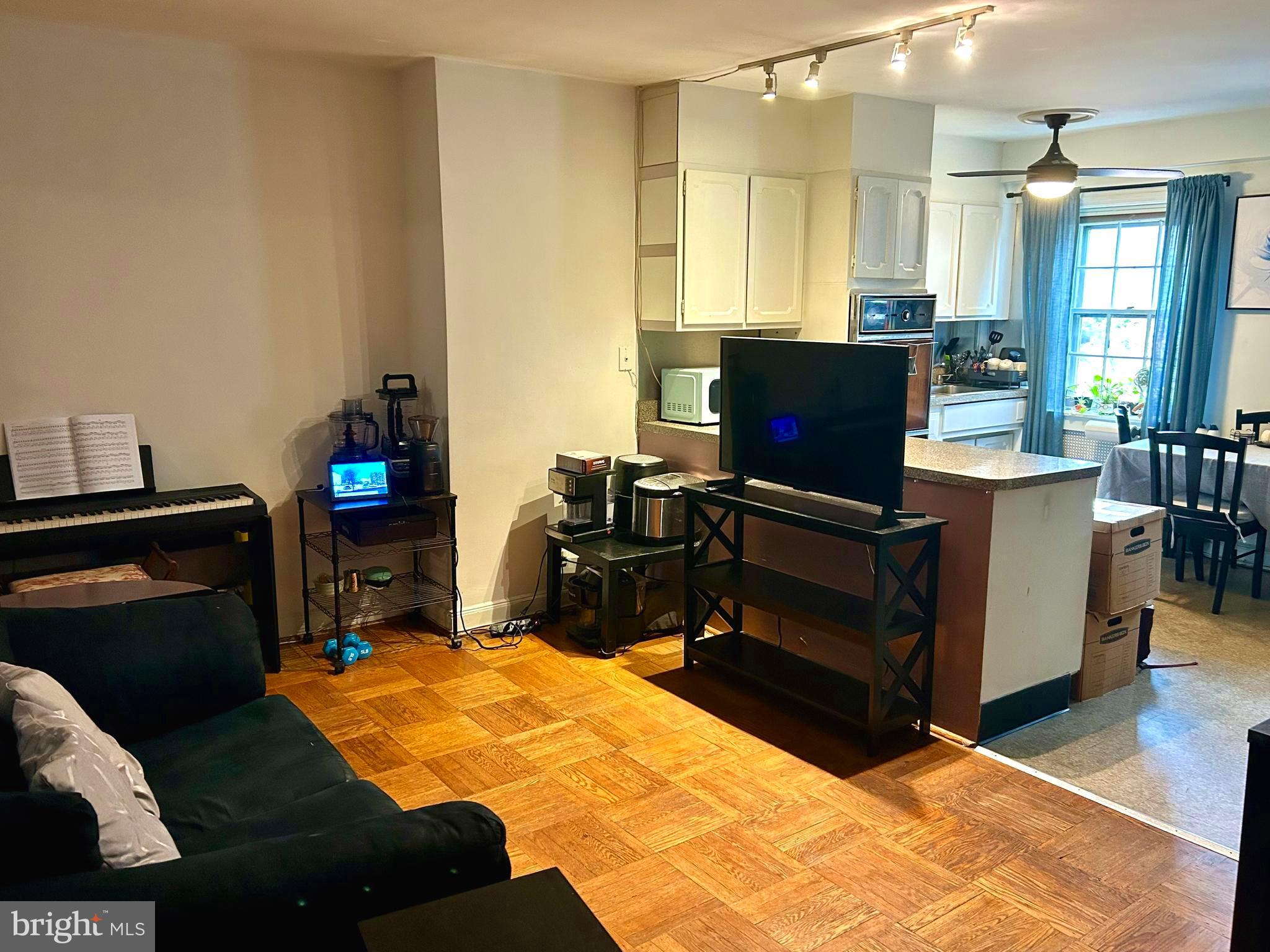 SOCIETY HILL - Residential Lease