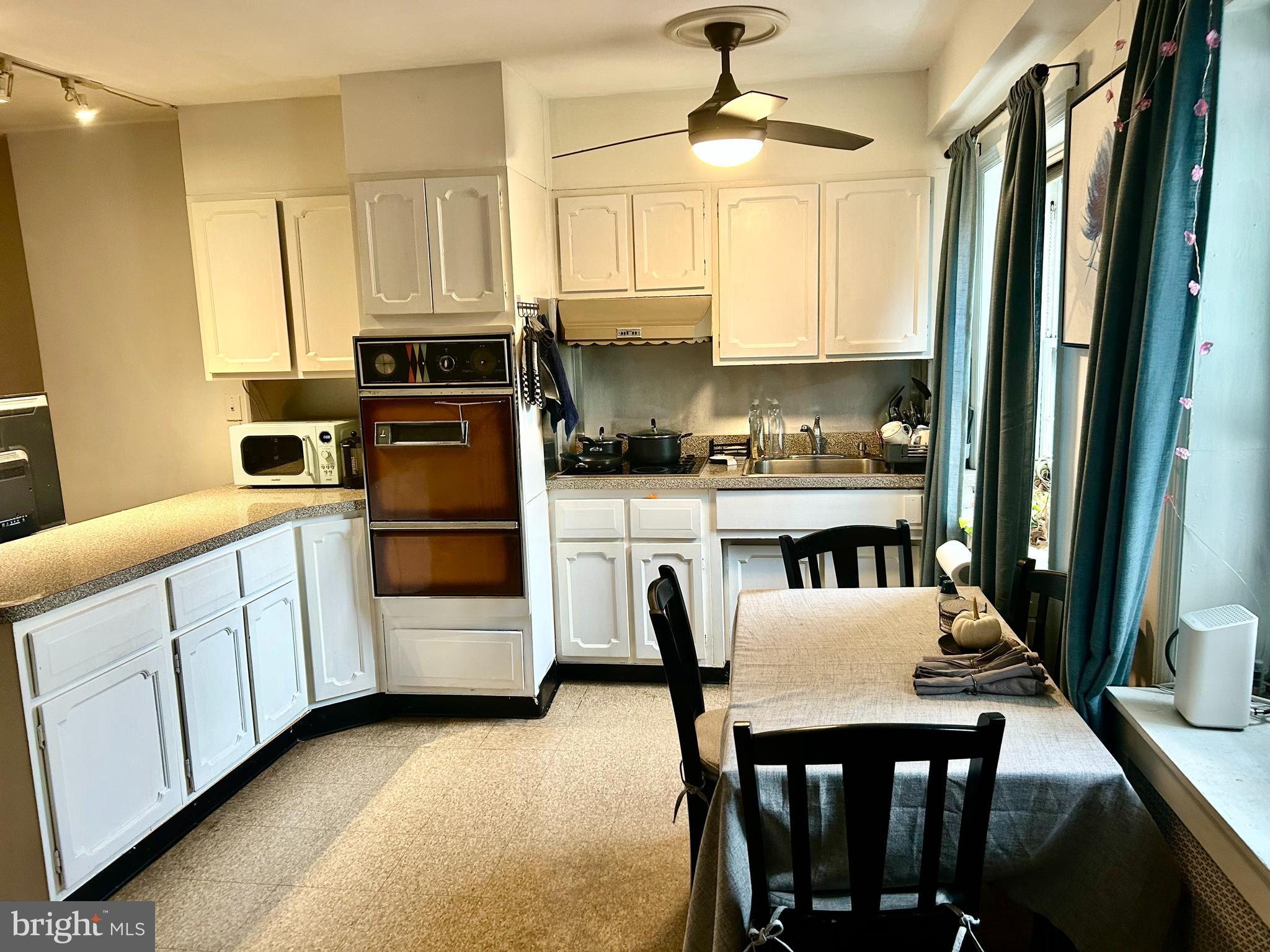 SOCIETY HILL - Residential Lease