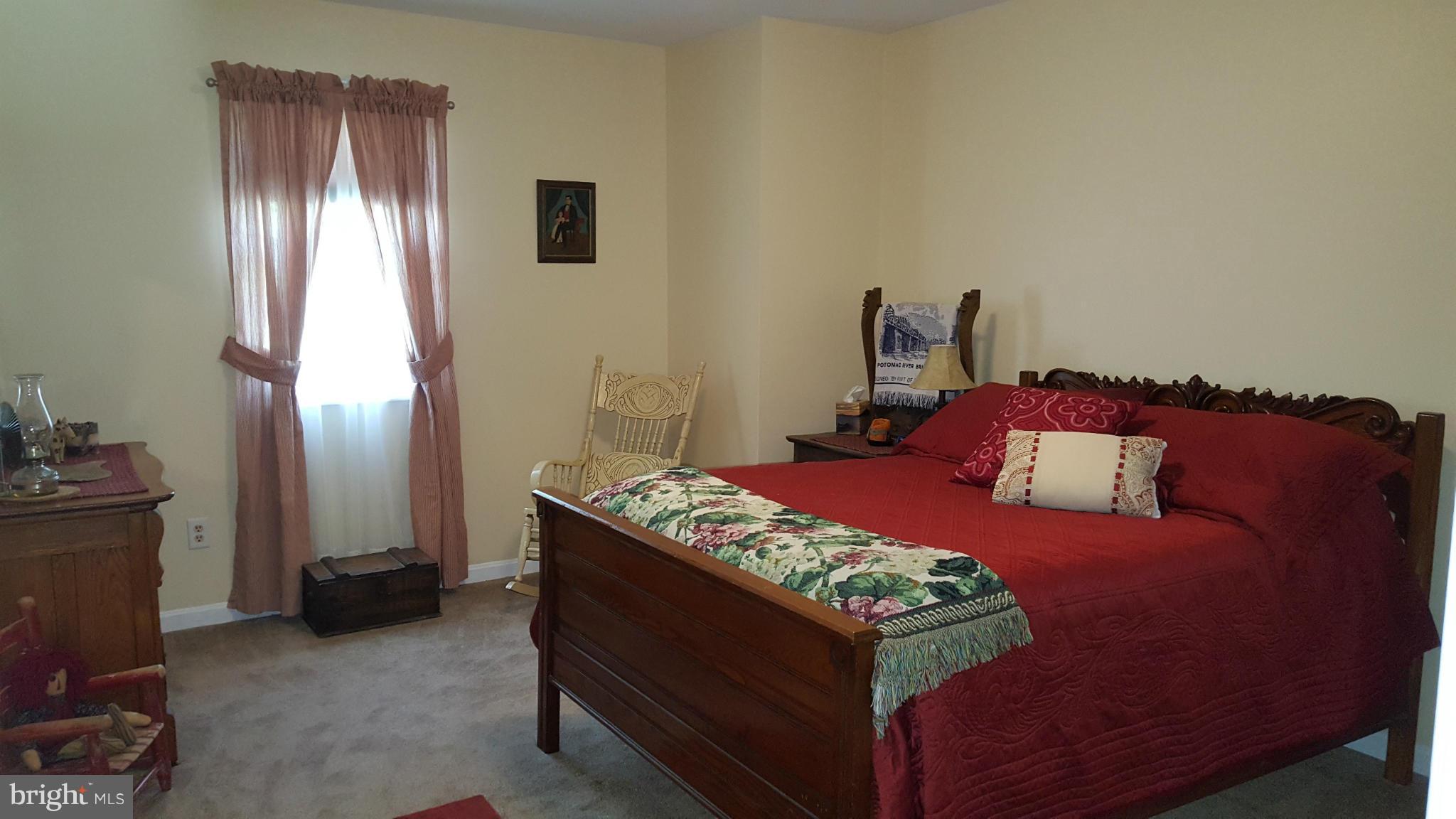 POTOMAC VILLAGE - Residential