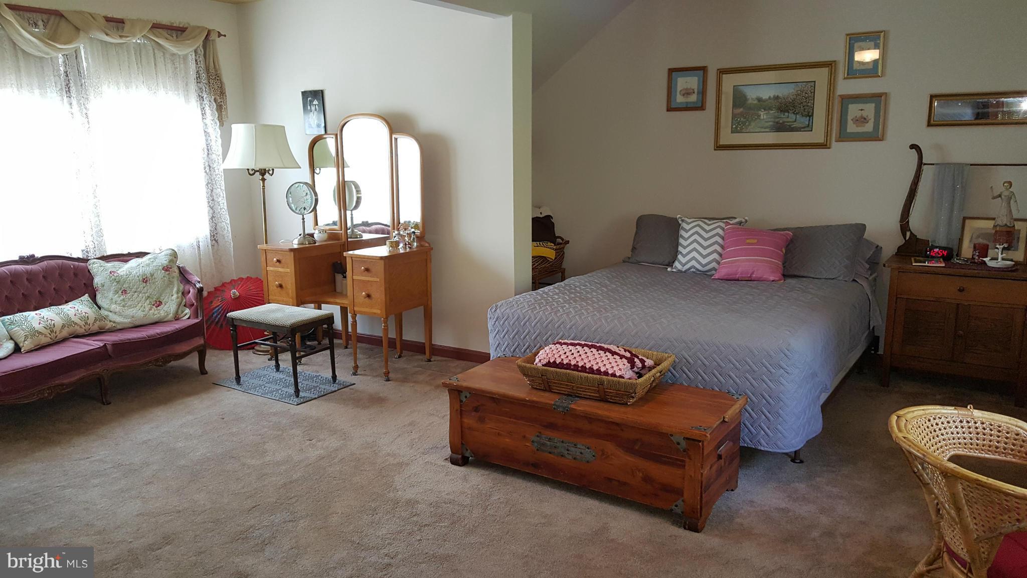 POTOMAC VILLAGE - Residential