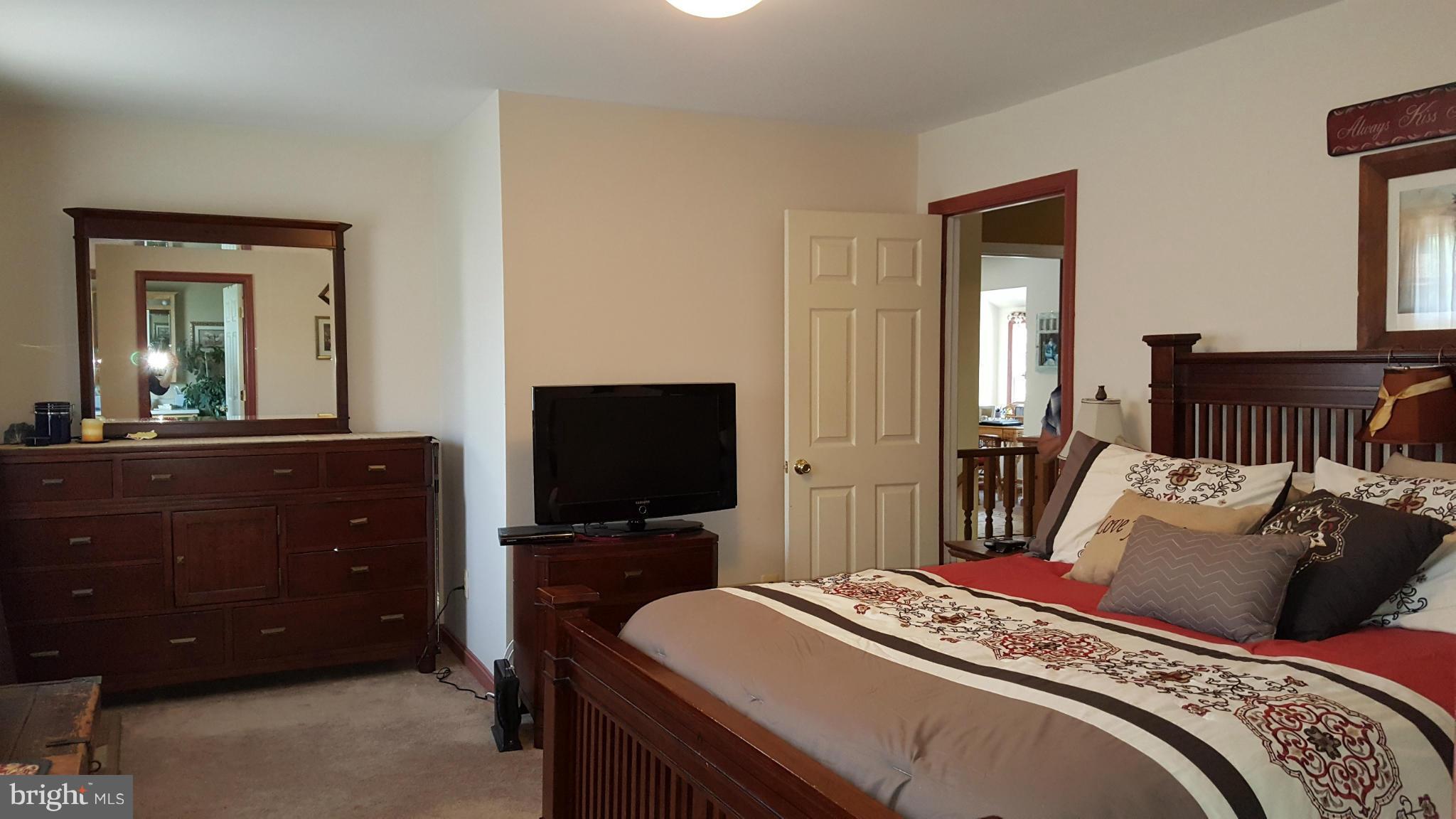 POTOMAC VILLAGE - Residential